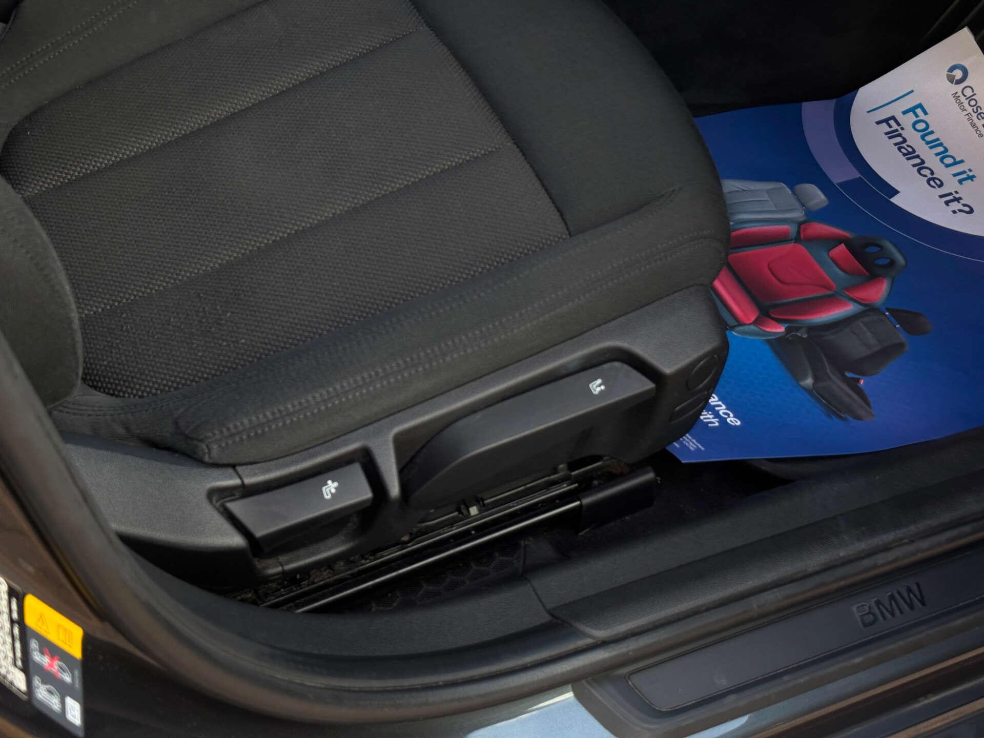 BMW 3 Series view 23