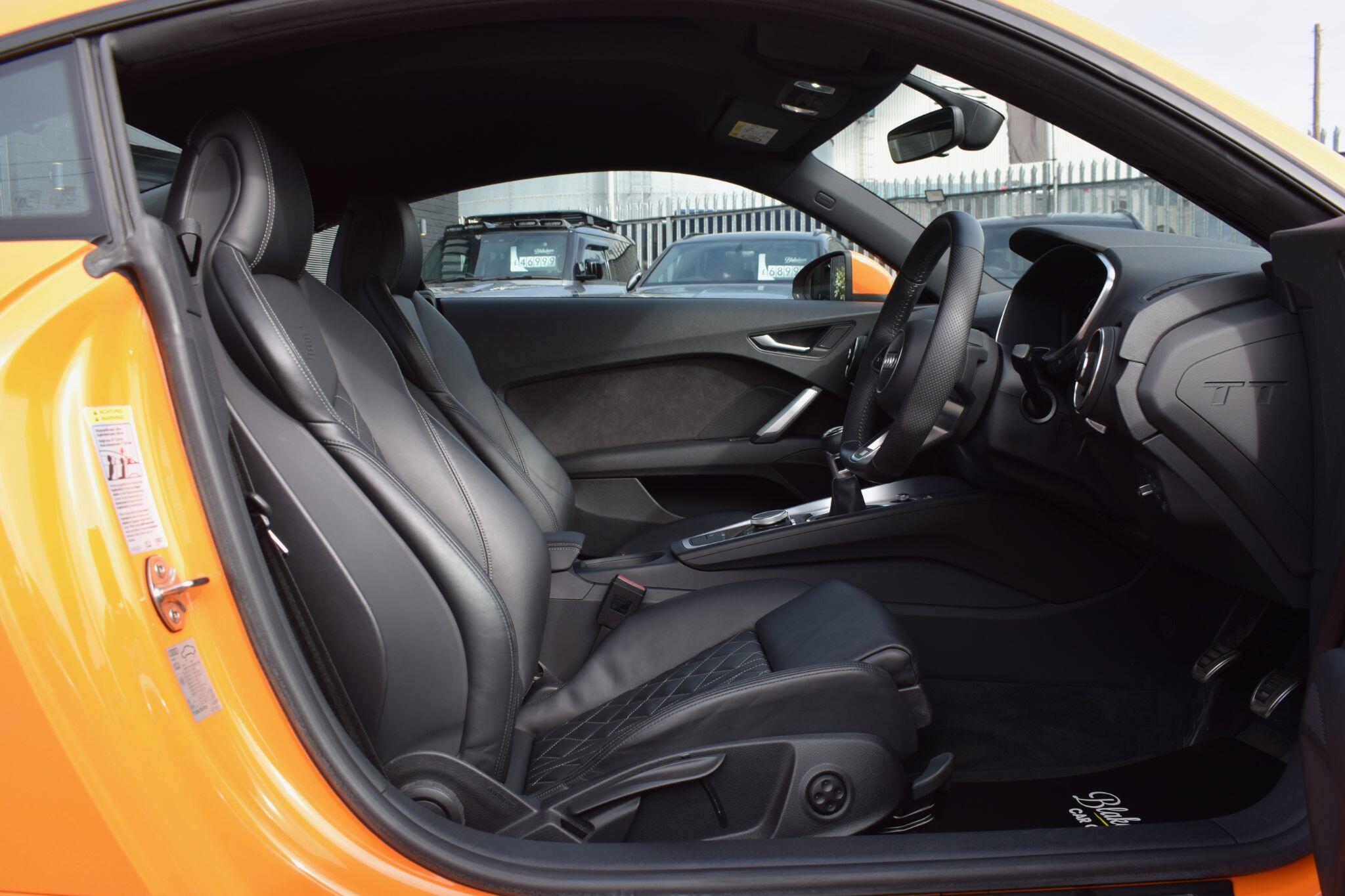 Audi TT view 11