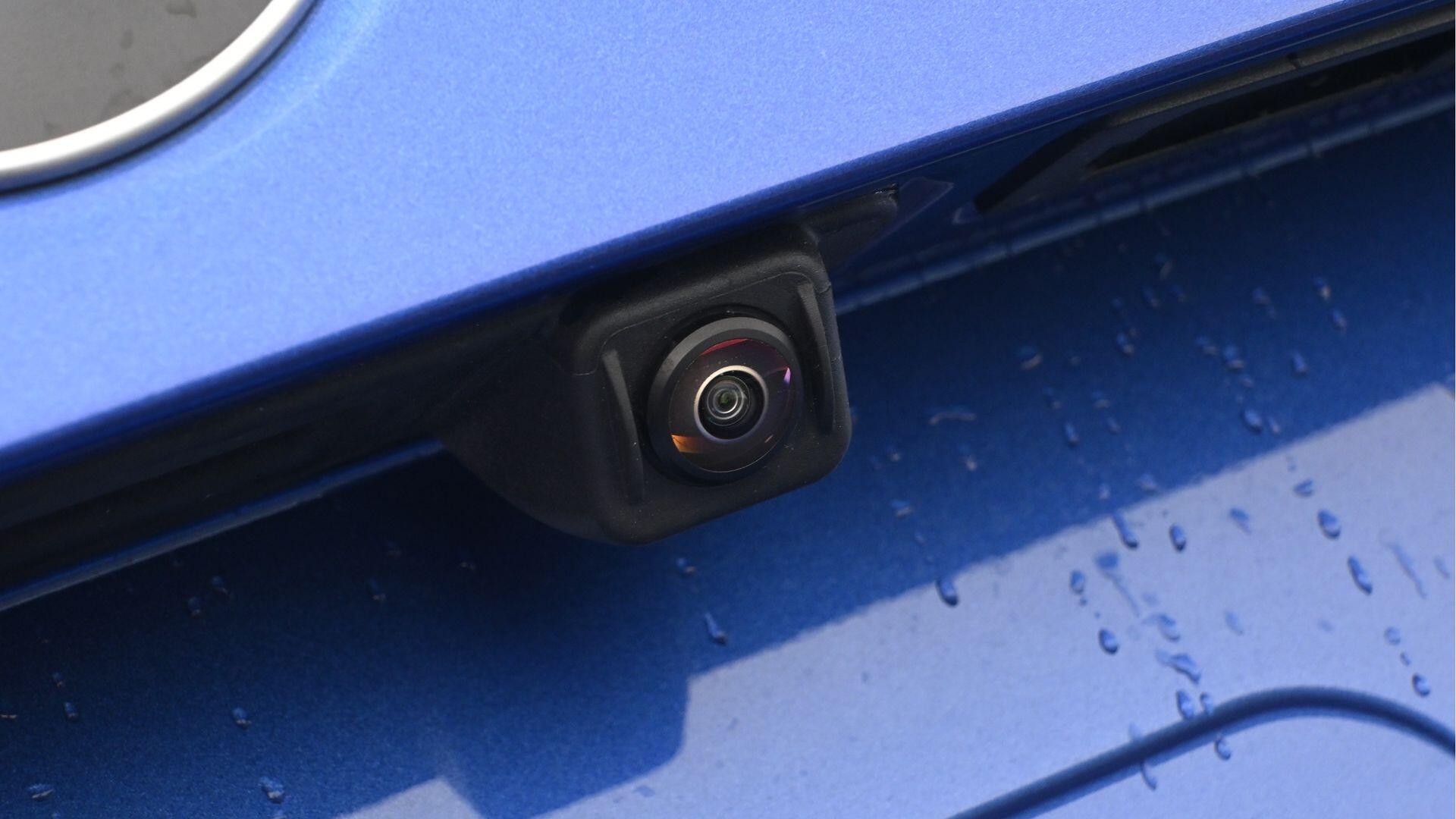 BMW 2 Series view 33