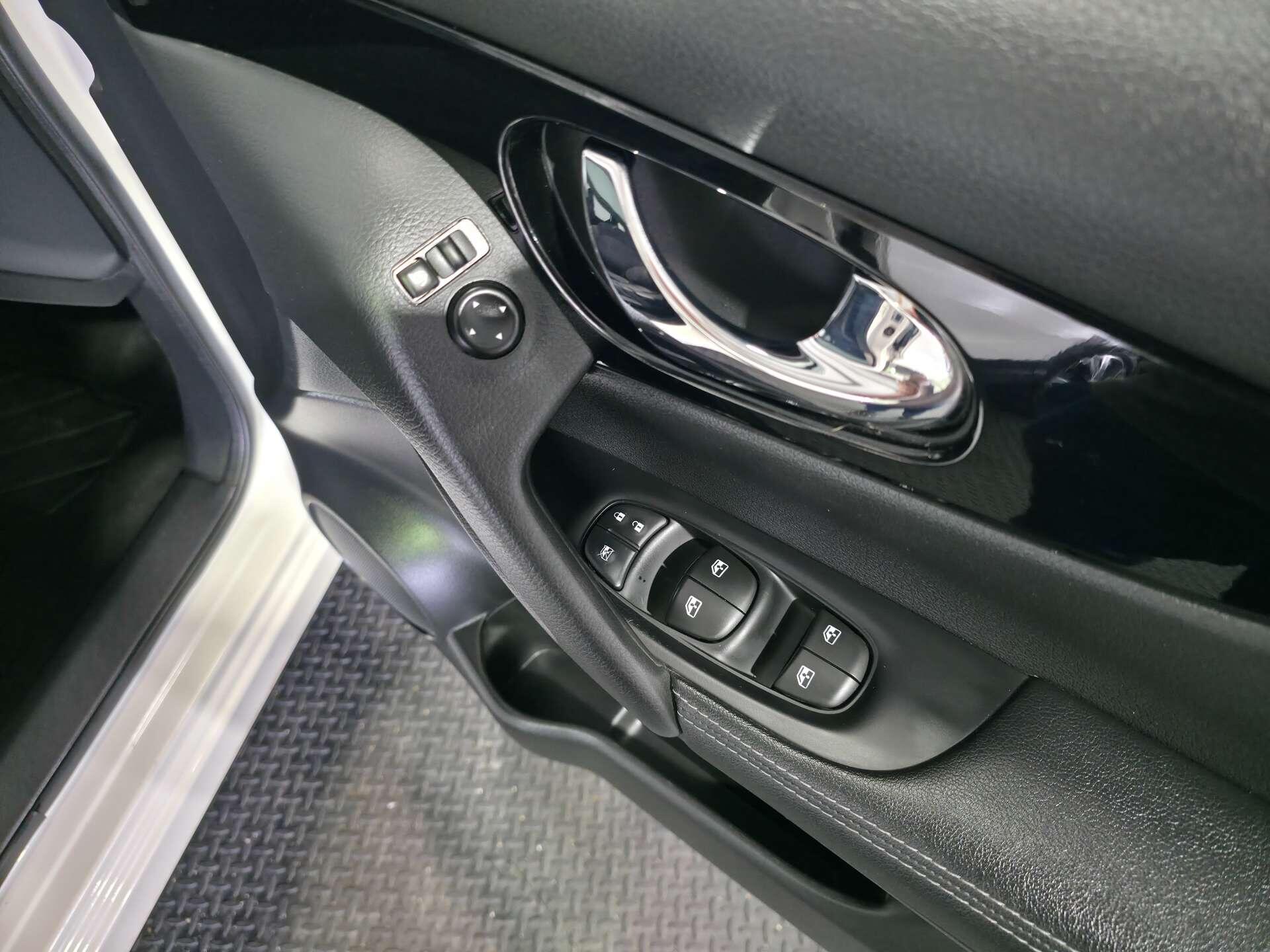 Nissan Qashqai view 25