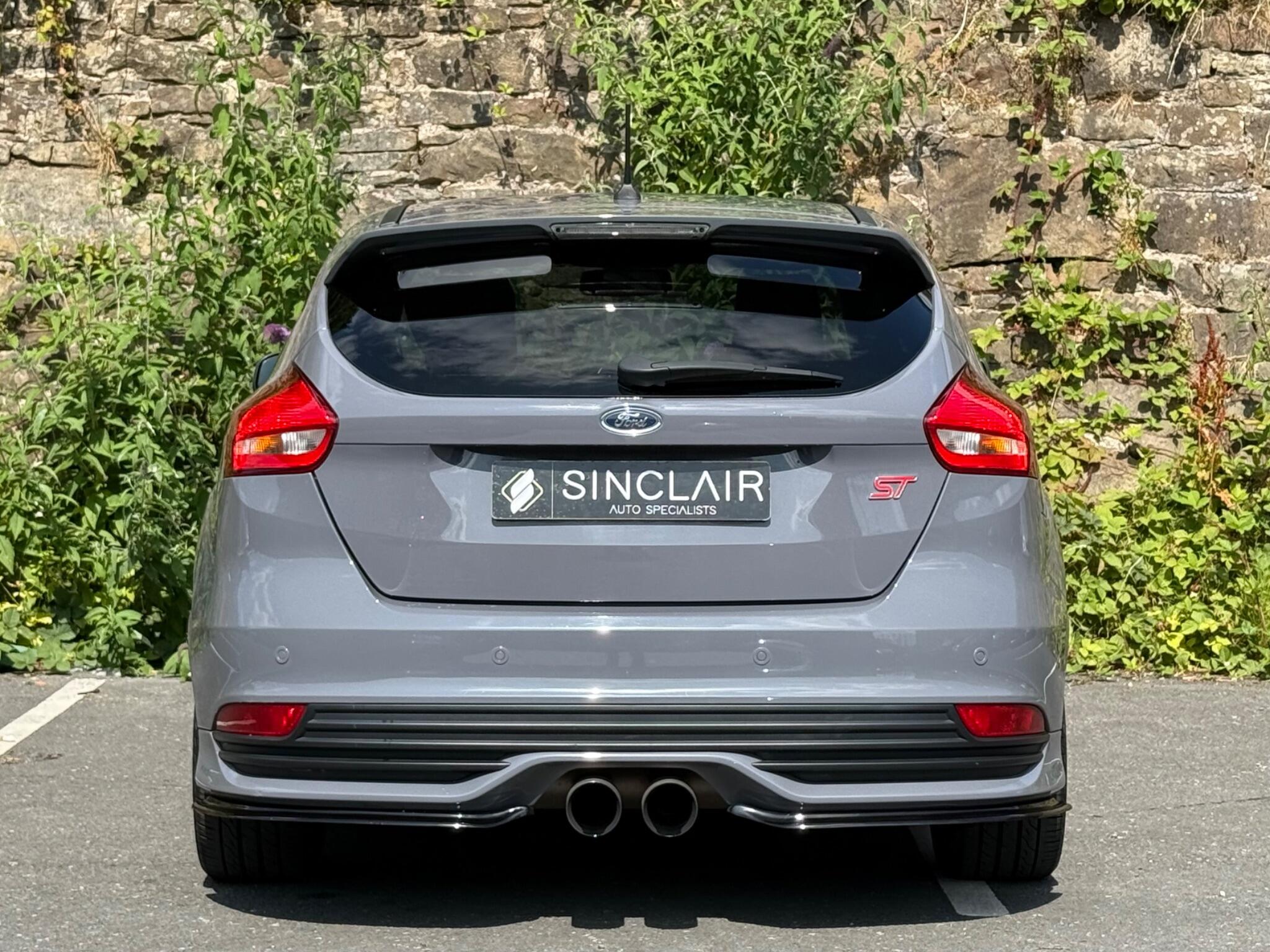 Ford Focus view 7