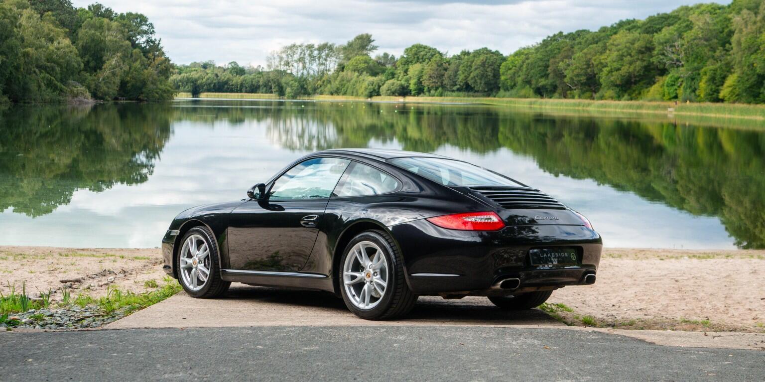 Porsche 911 view 4