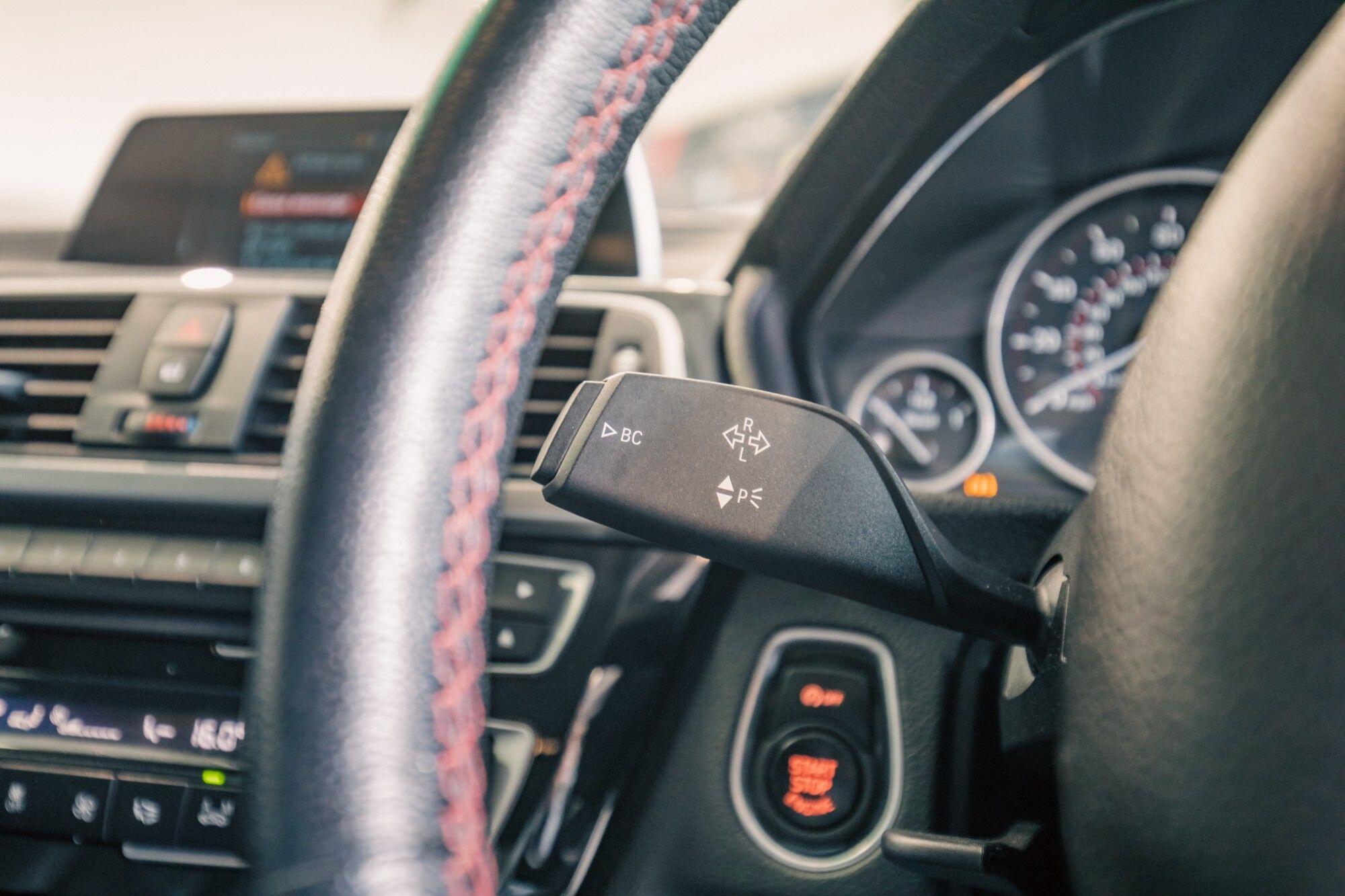 BMW 3 Series view 12