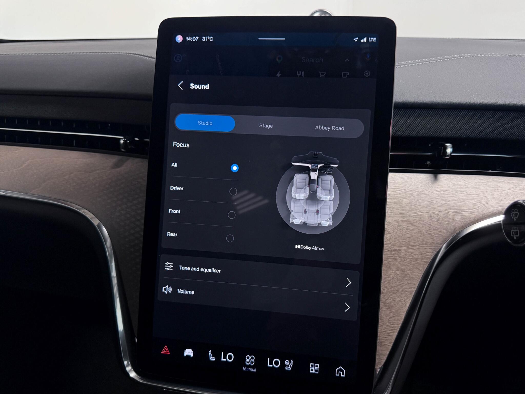 Volvo Ex90 view 56