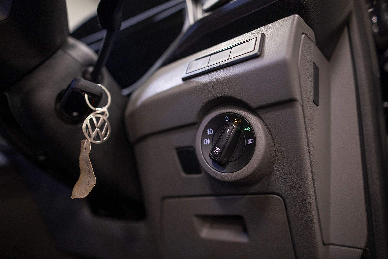 Volkswagen Transporter view 27