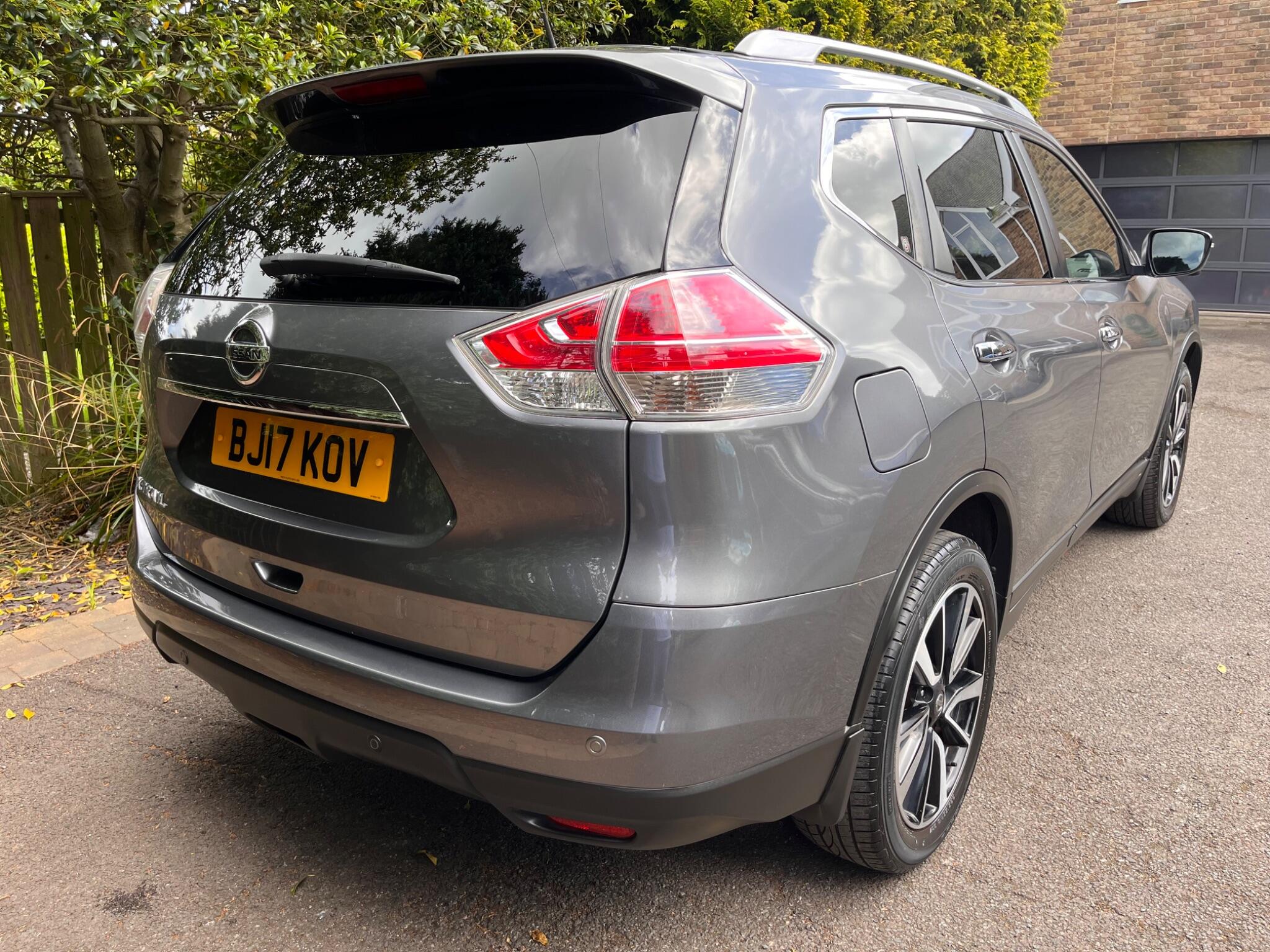 Nissan X-Trail view 14