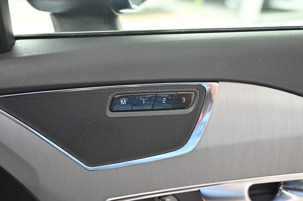 Volvo XC90 view 39