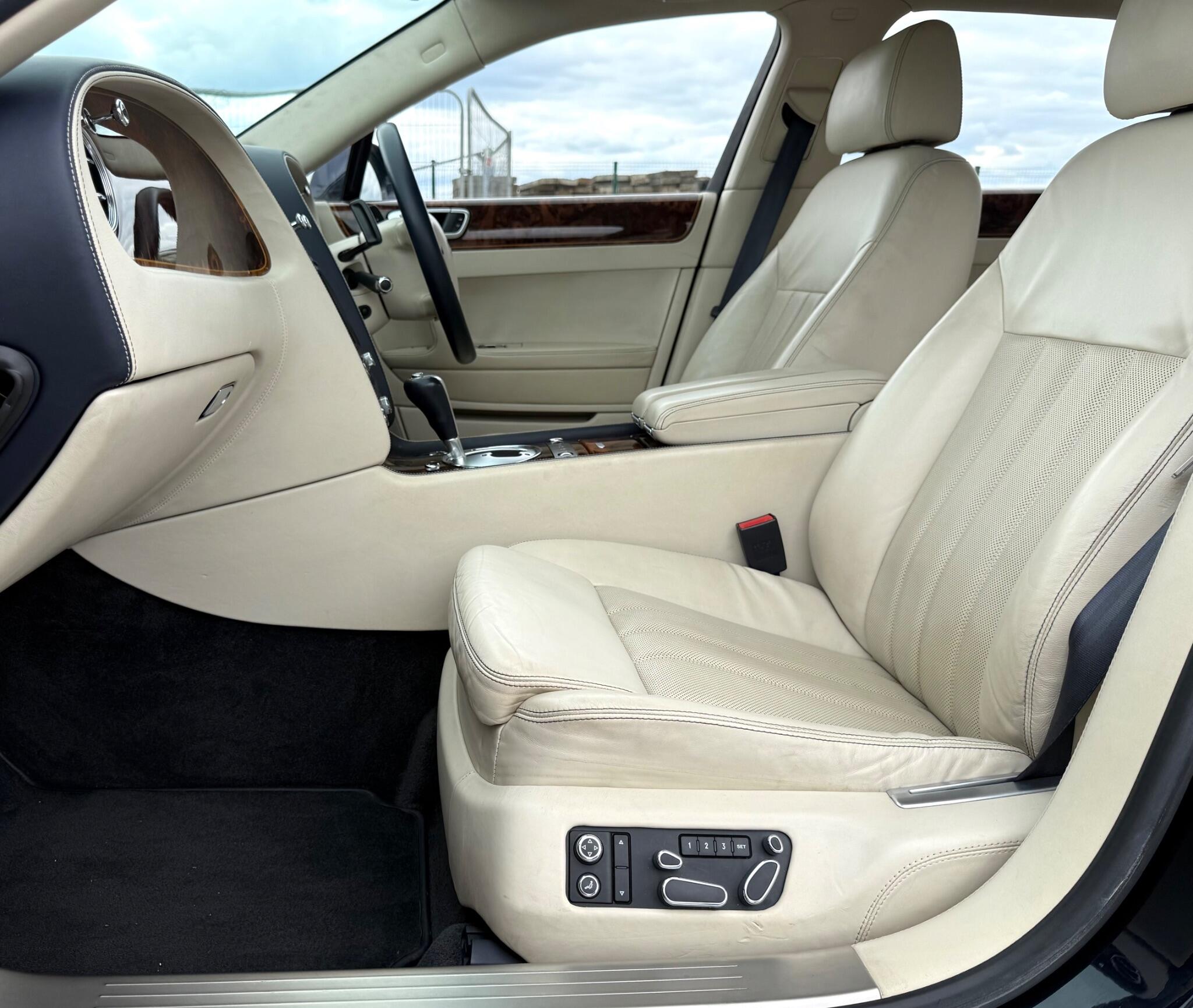 Bentley Continental view 24