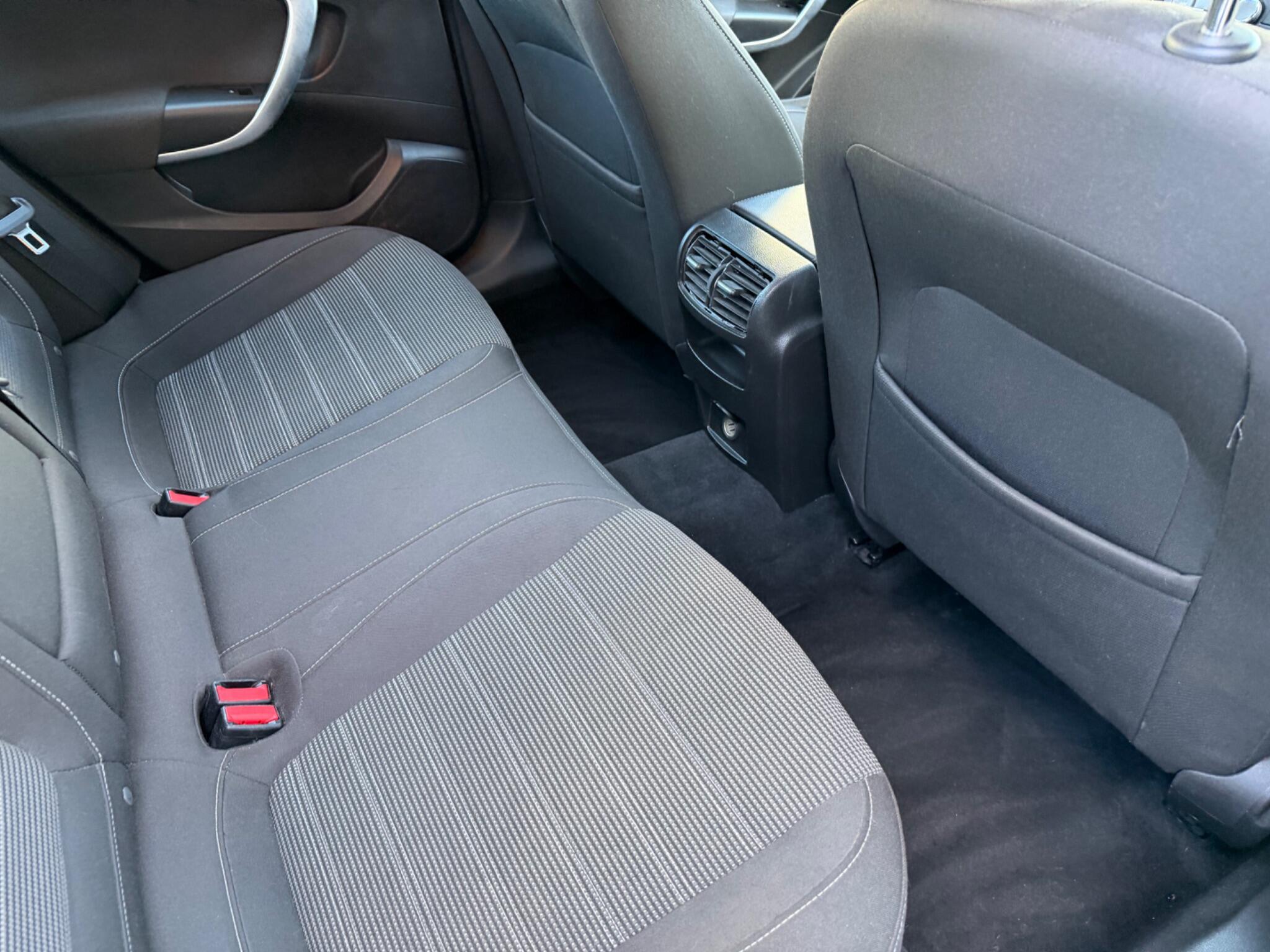 Vauxhall Insignia view 26