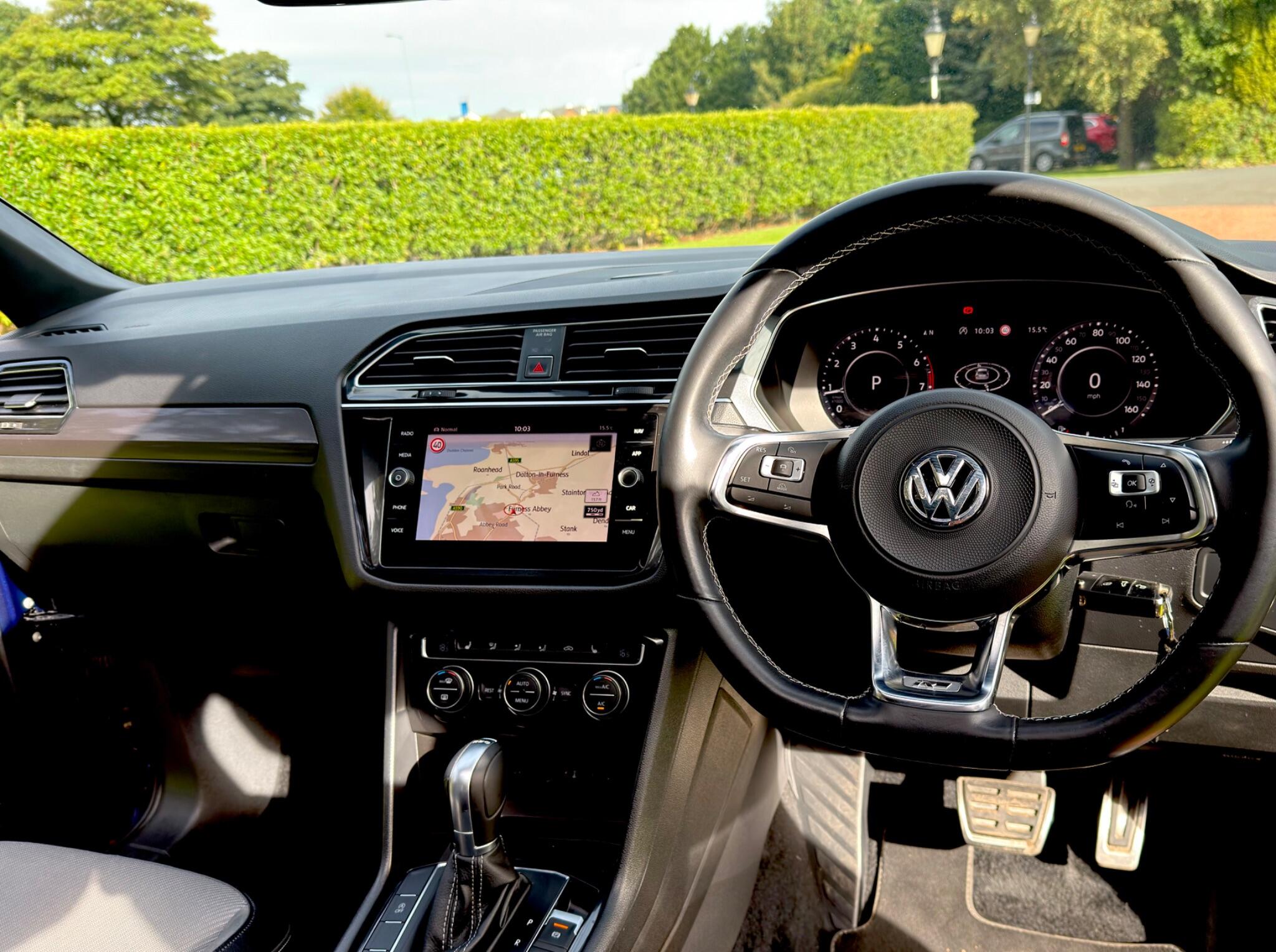Volkswagen Tiguan view 4