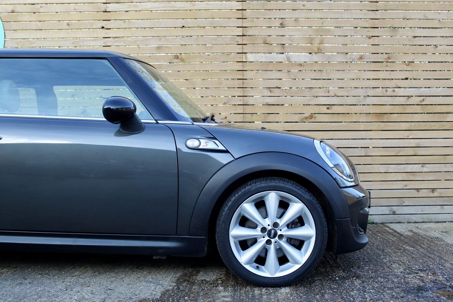 Mini Hatch view 32