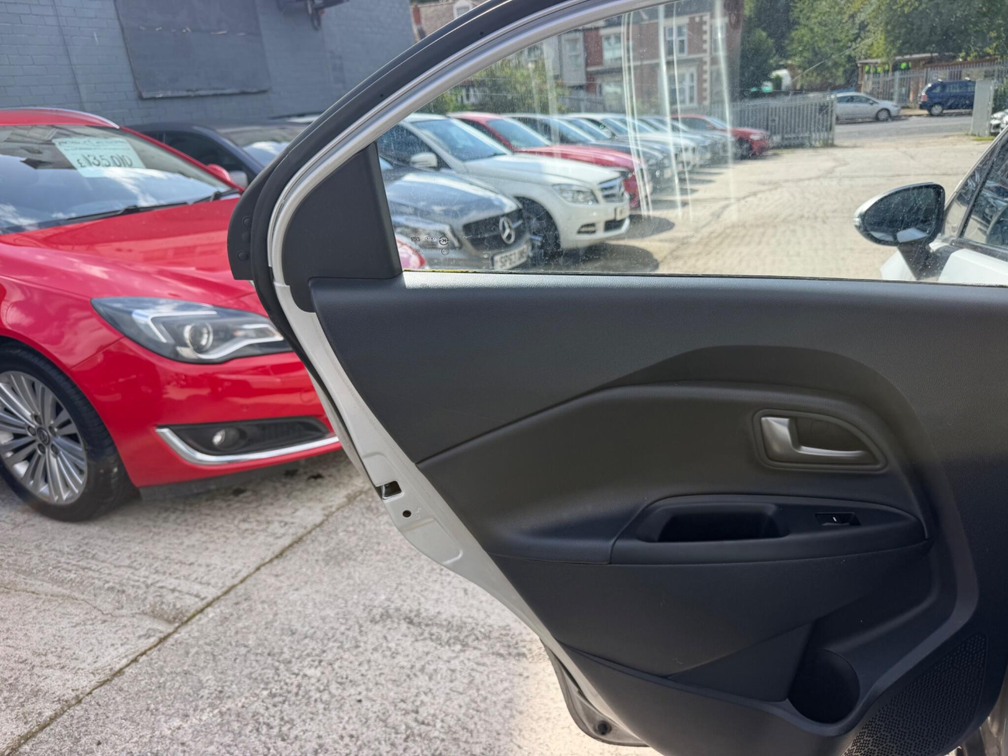 Kia Rio view 25