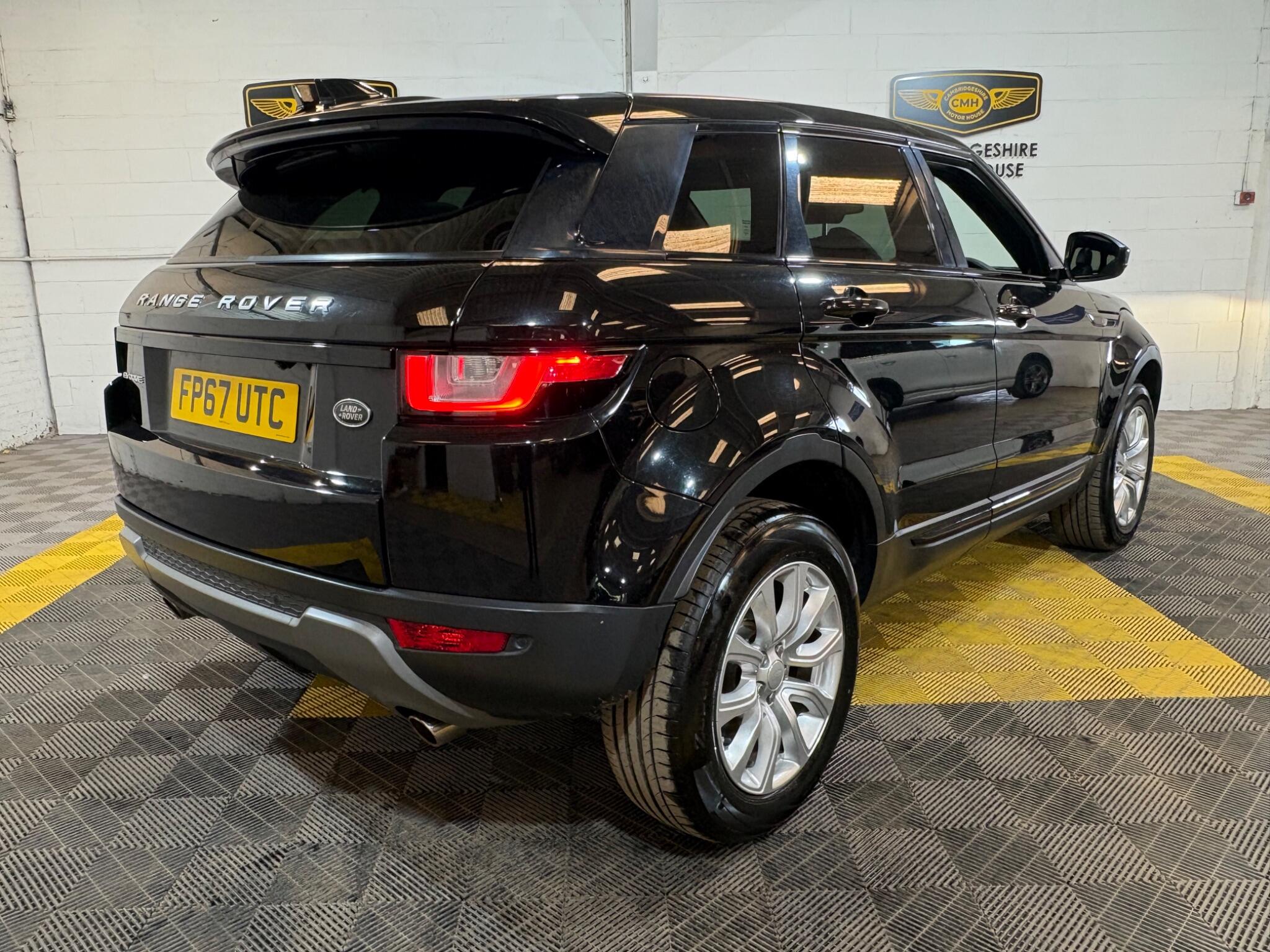 Land Rover Range Rover Evoque view 4