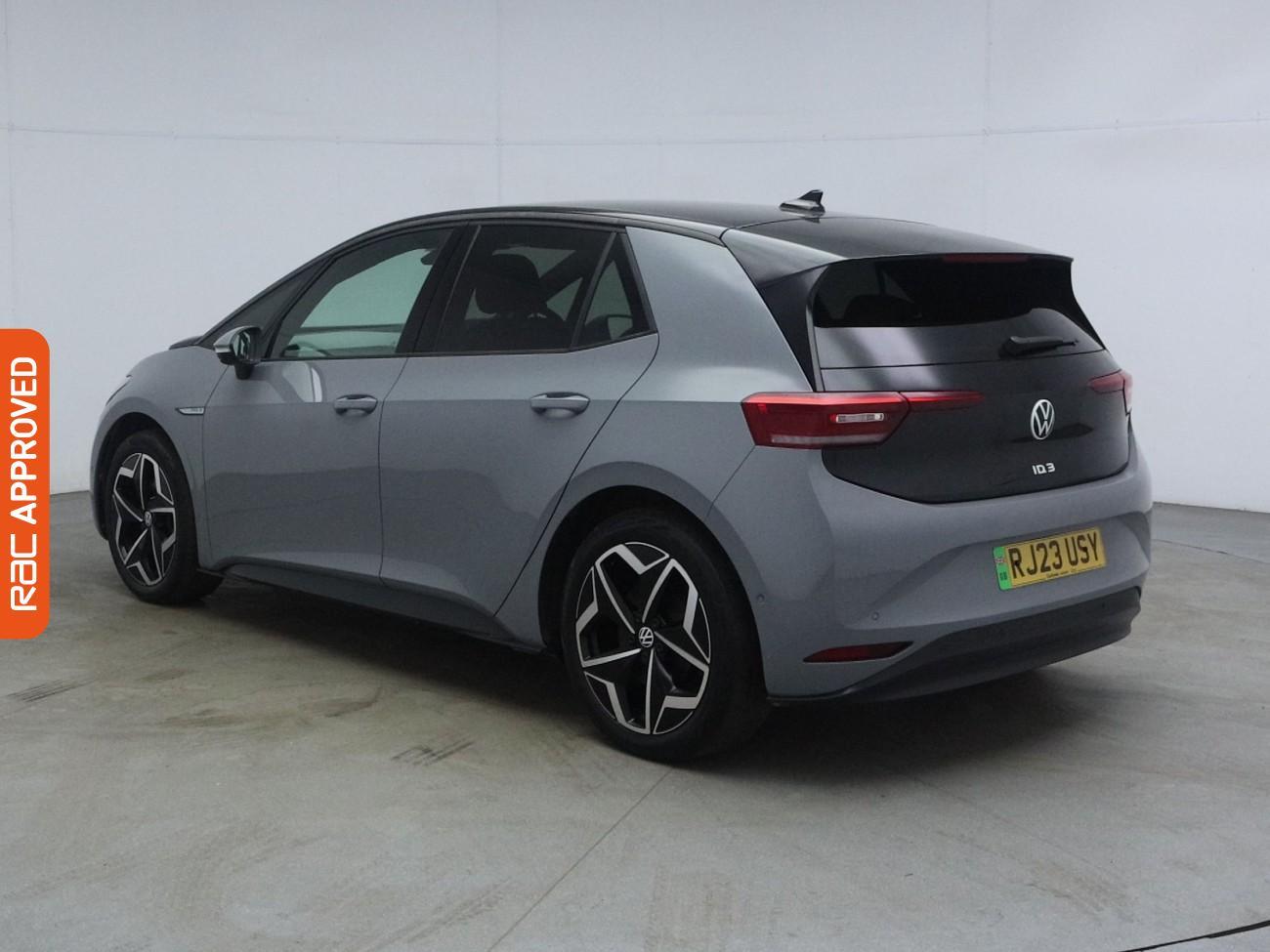 Volkswagen ID.3 view 5