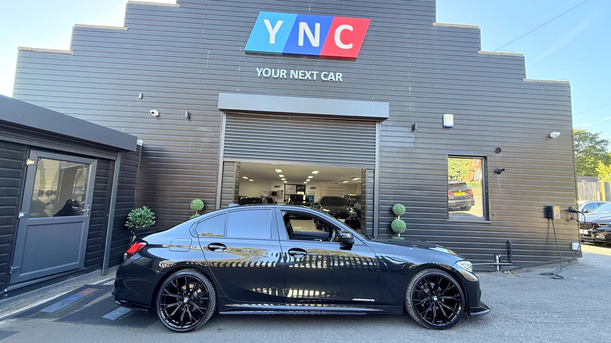 BMW 3 Series view 5