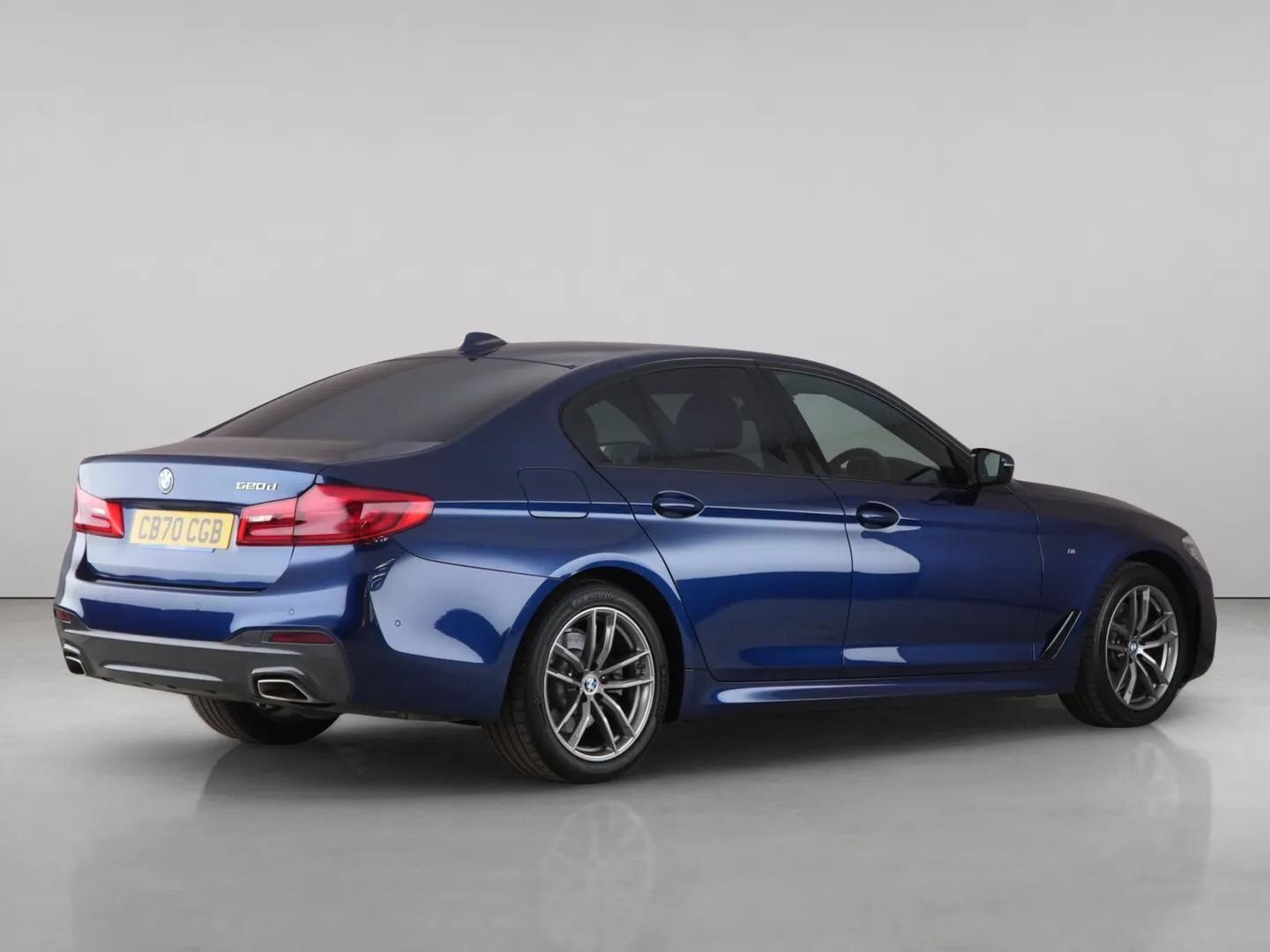 BMW 5 Series view 6