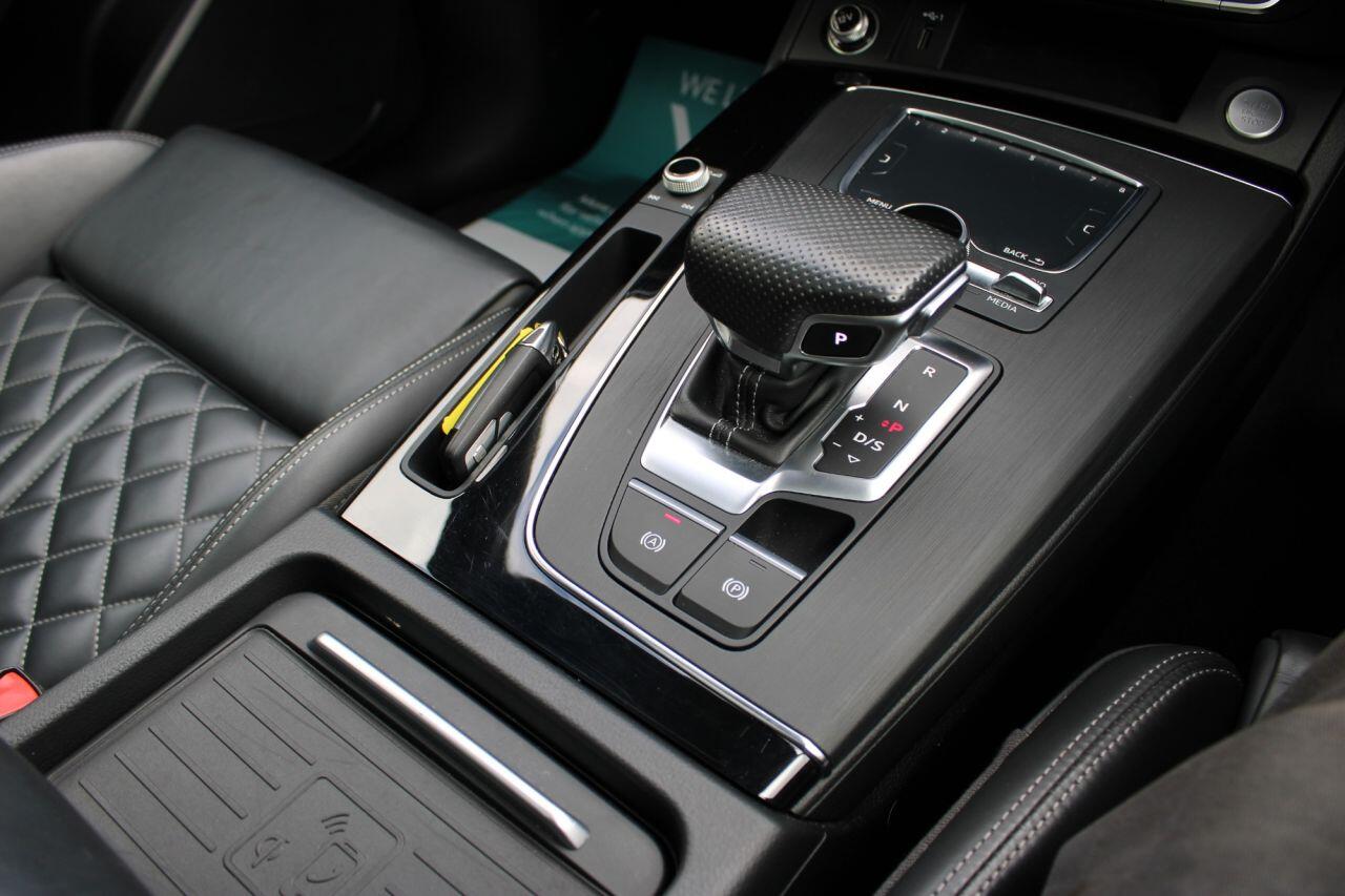Audi Q5 view 24
