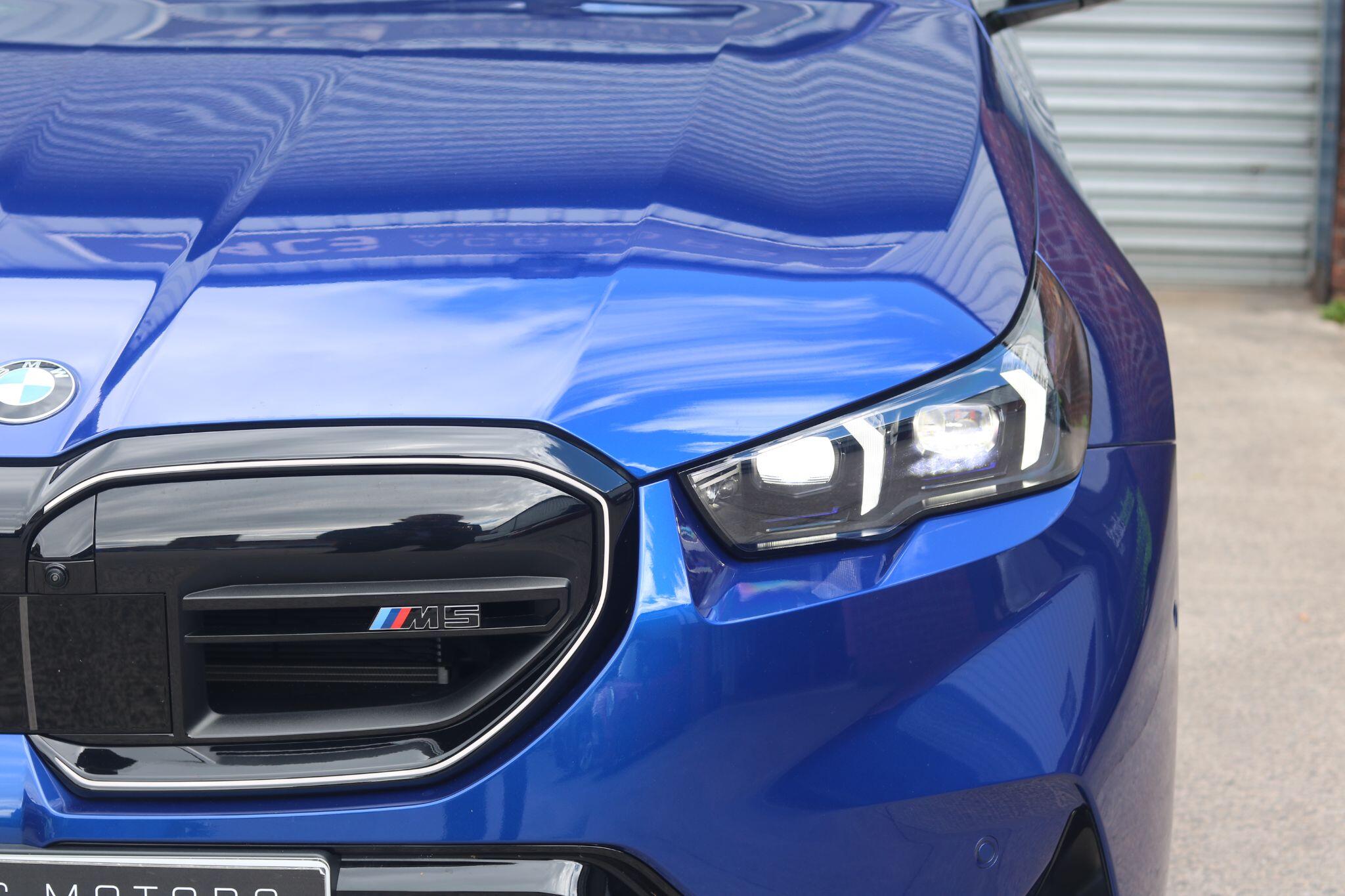 BMW M5 view 23
