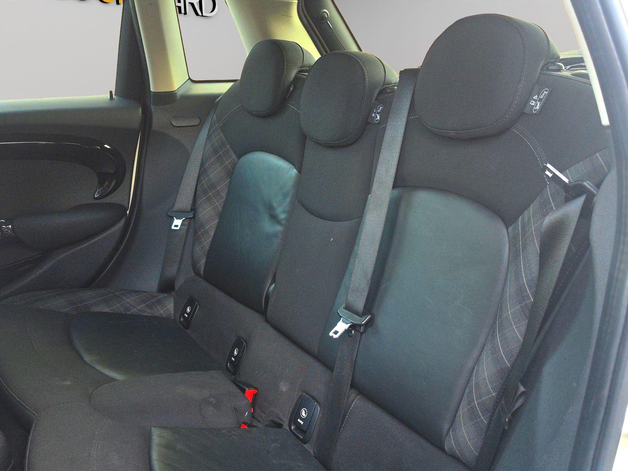 Mini Cooper view 13