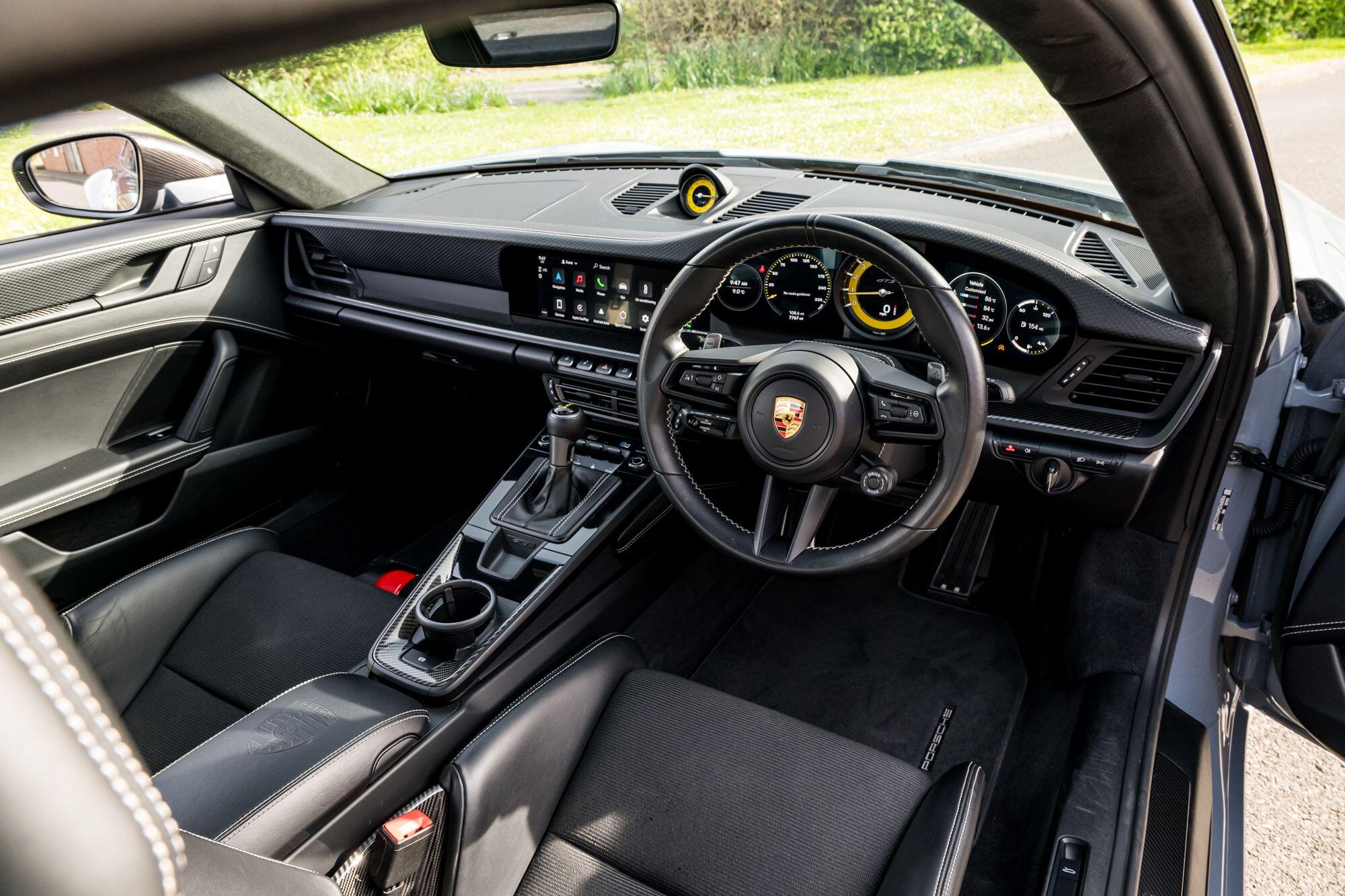 Porsche 911 view 66
