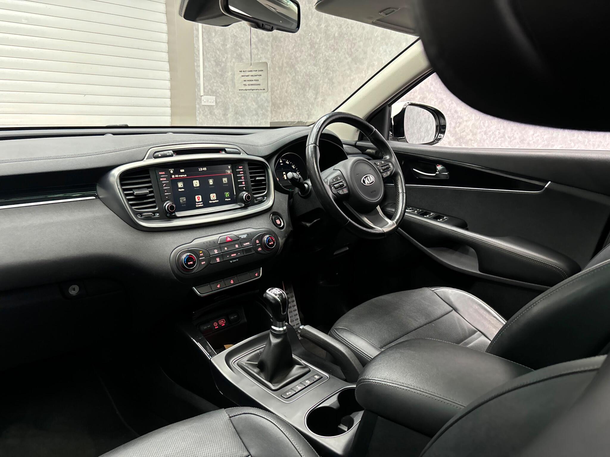 Kia Sorento view 8