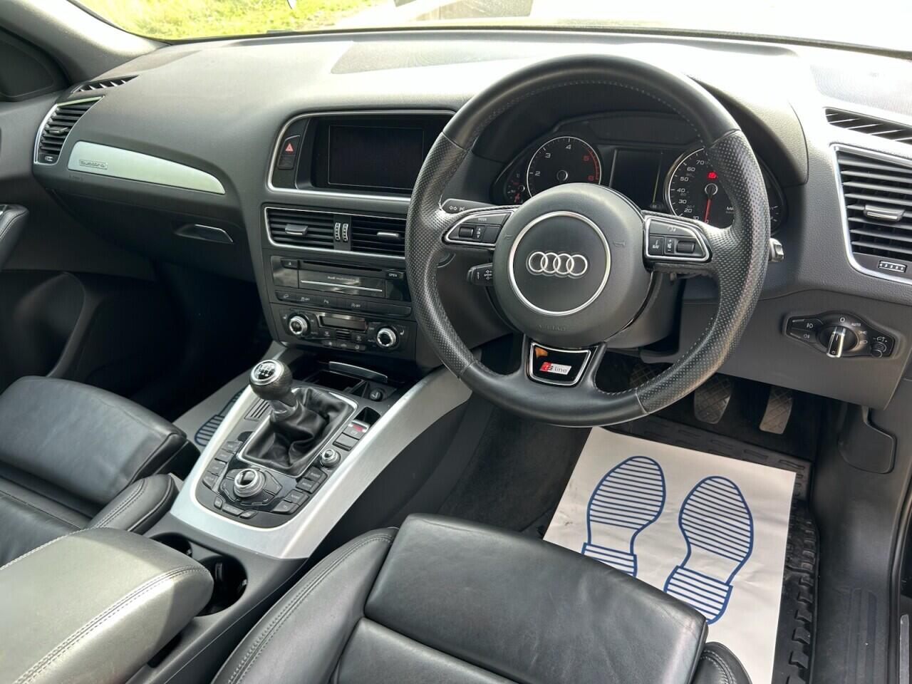 Audi Q5 view 3