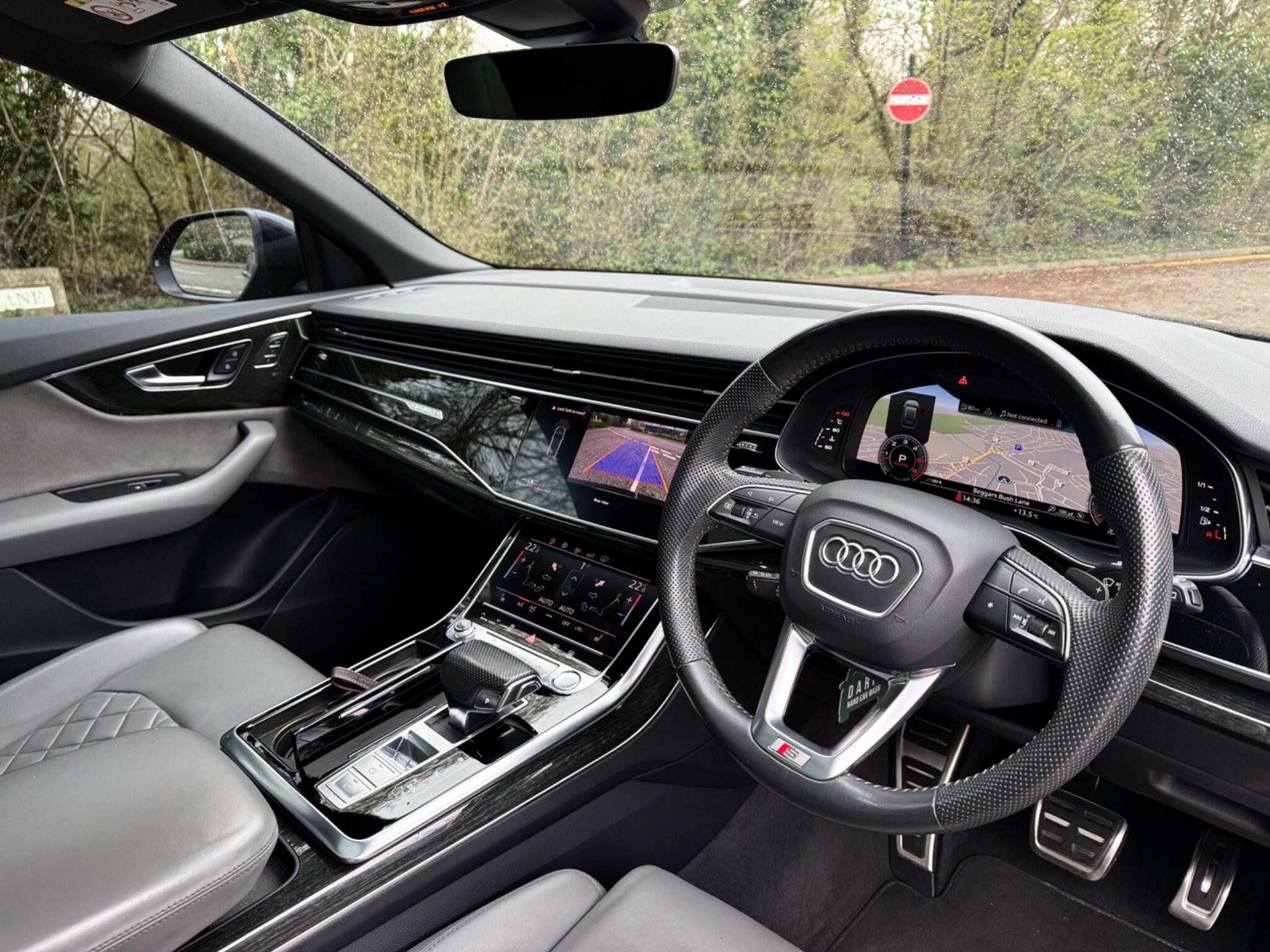 Audi Q8 view 4