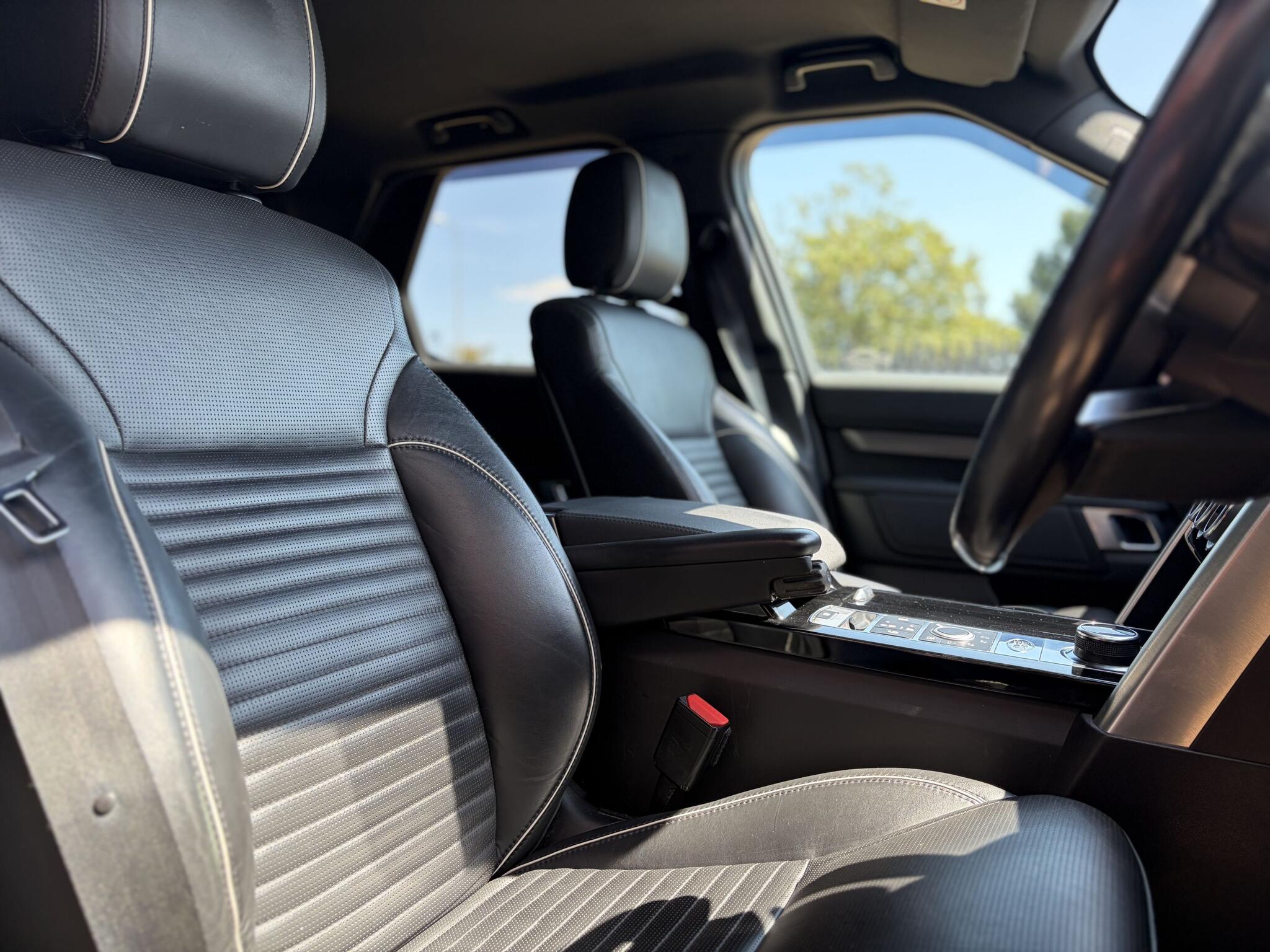Land Rover Discovery 3 view 17