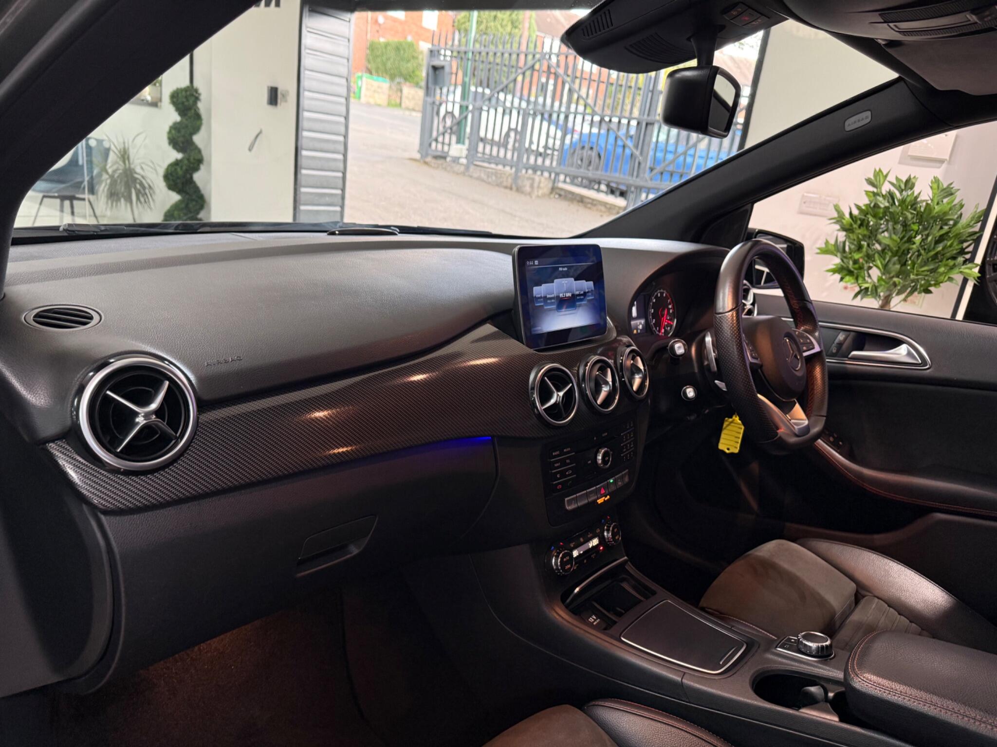 Mercedes-Benz B-Class view 29