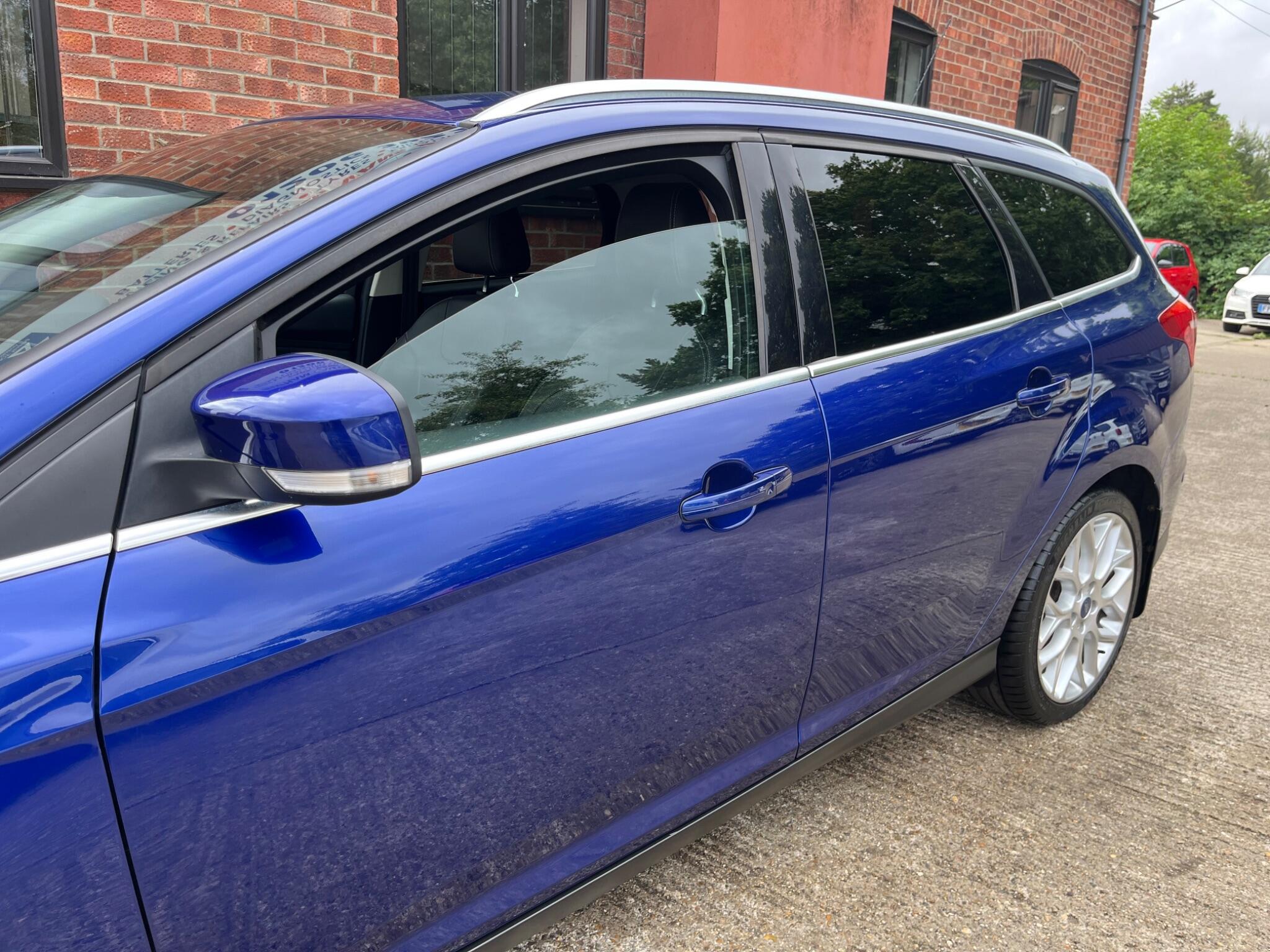 Ford Focus view 8