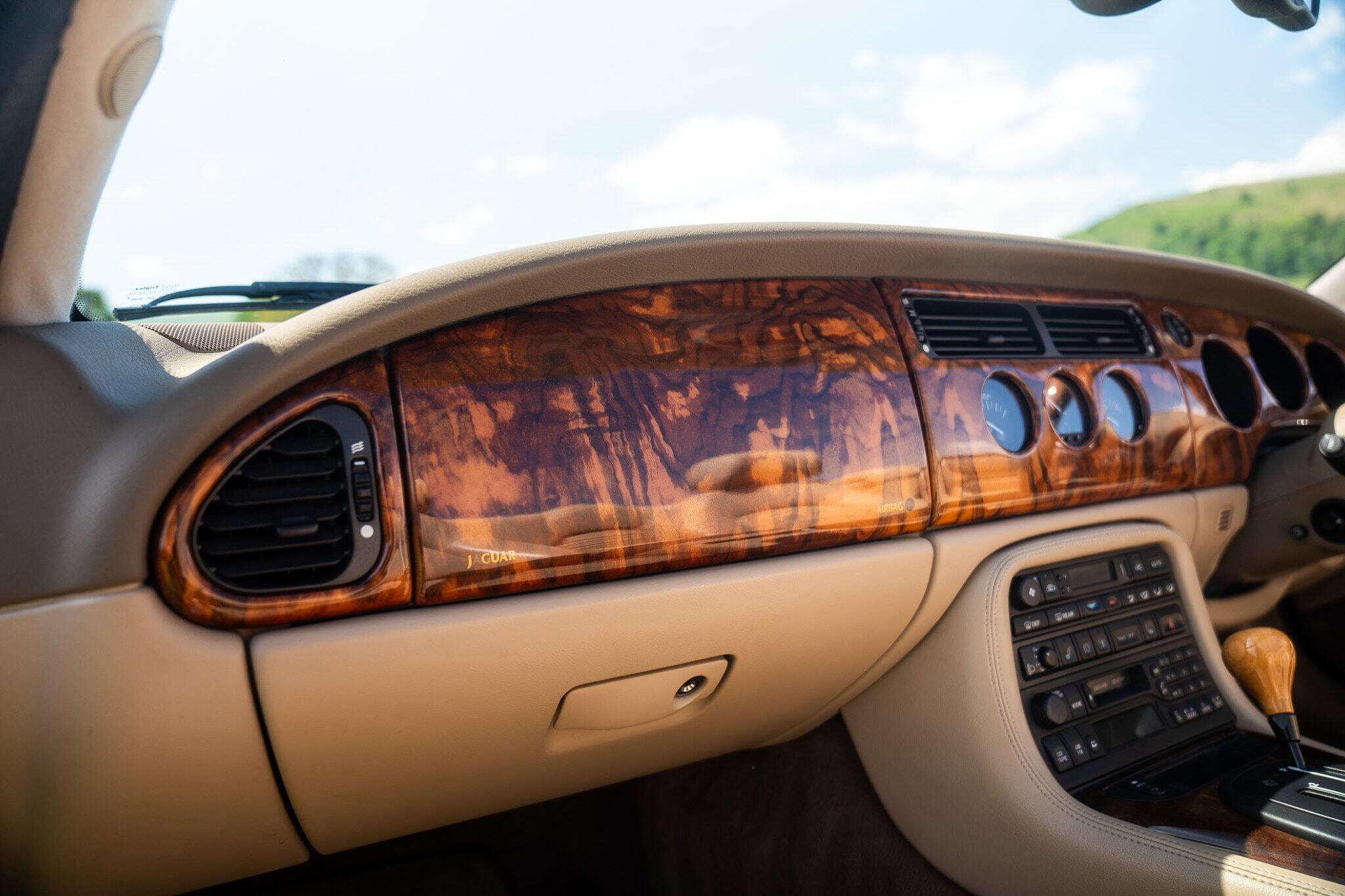 Jaguar XKR view 29