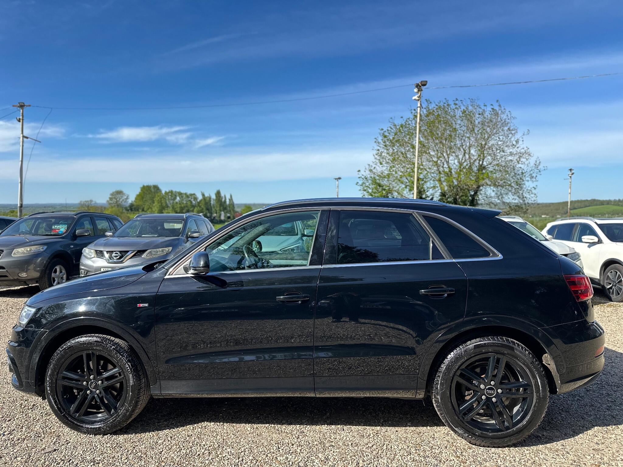 Audi Q3 view 9