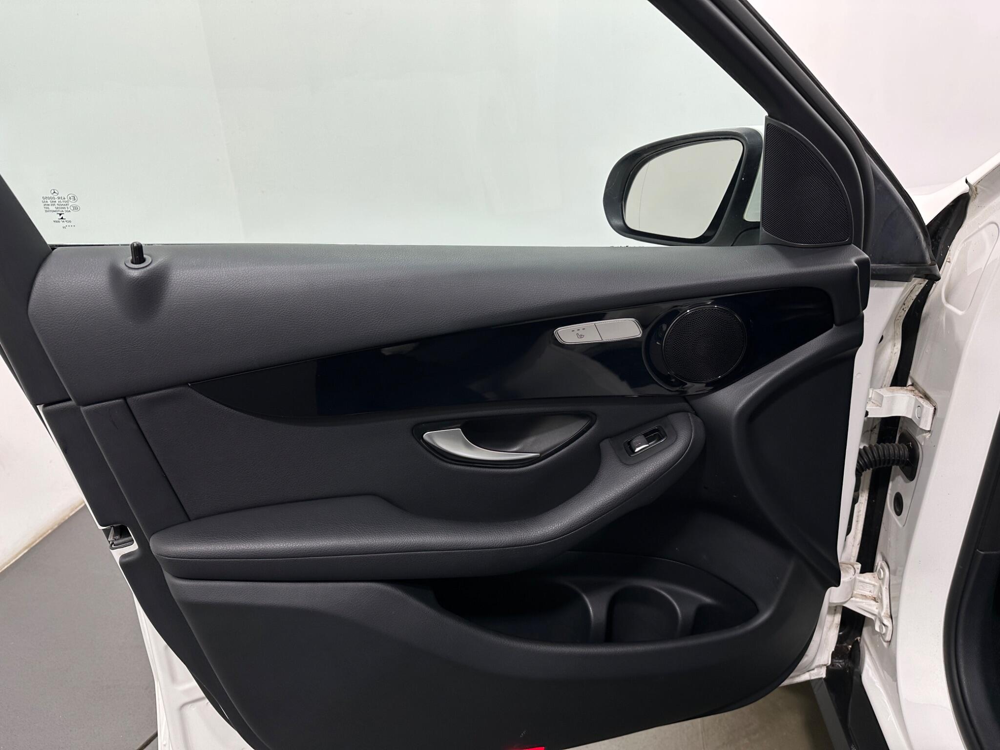 Mercedes-Benz GLC view 37