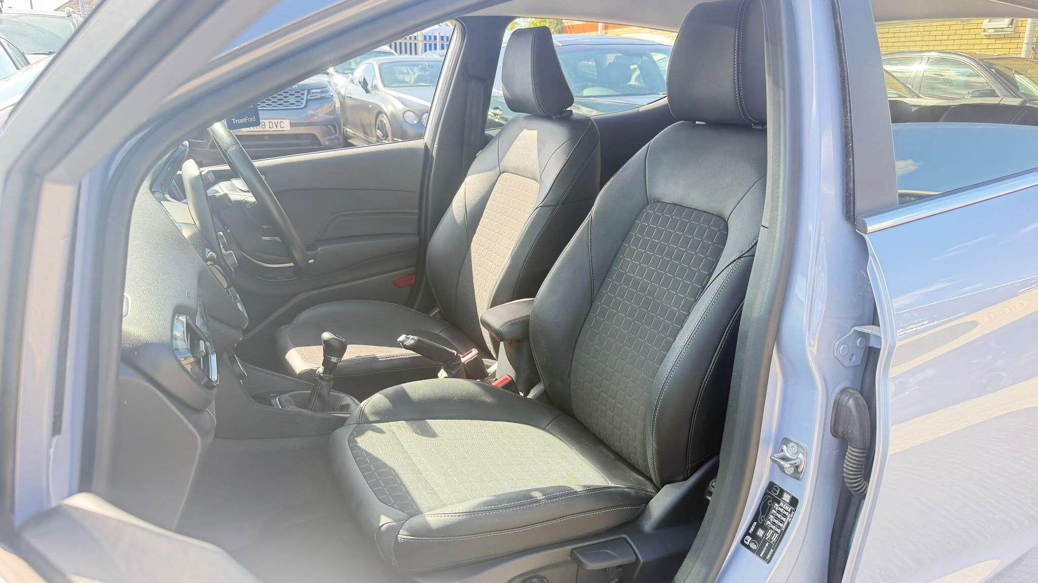 Ford Fiesta view 29