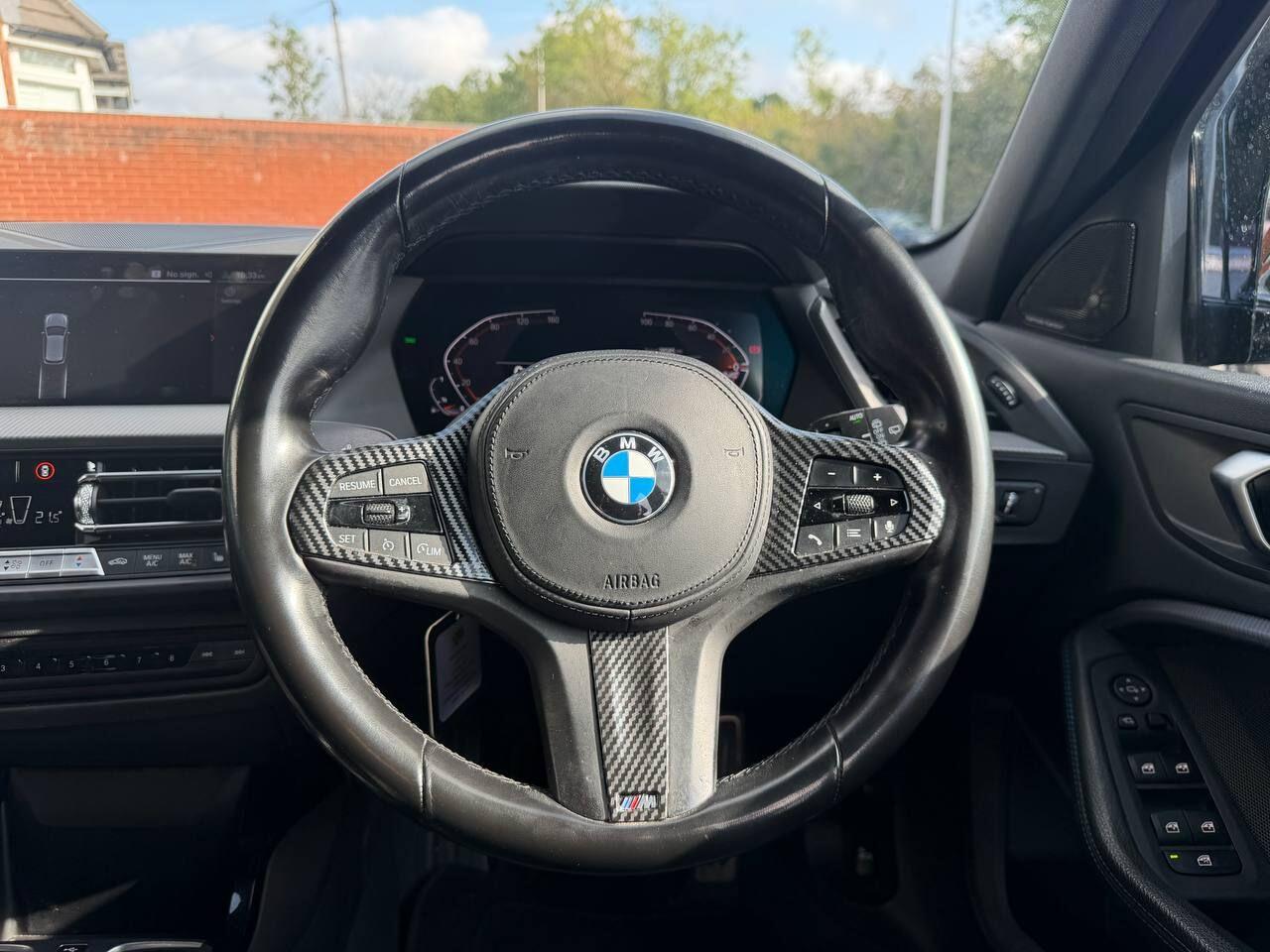 BMW 1 Series view 26