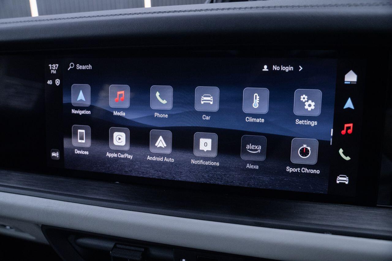 Porsche Cayenne view 30