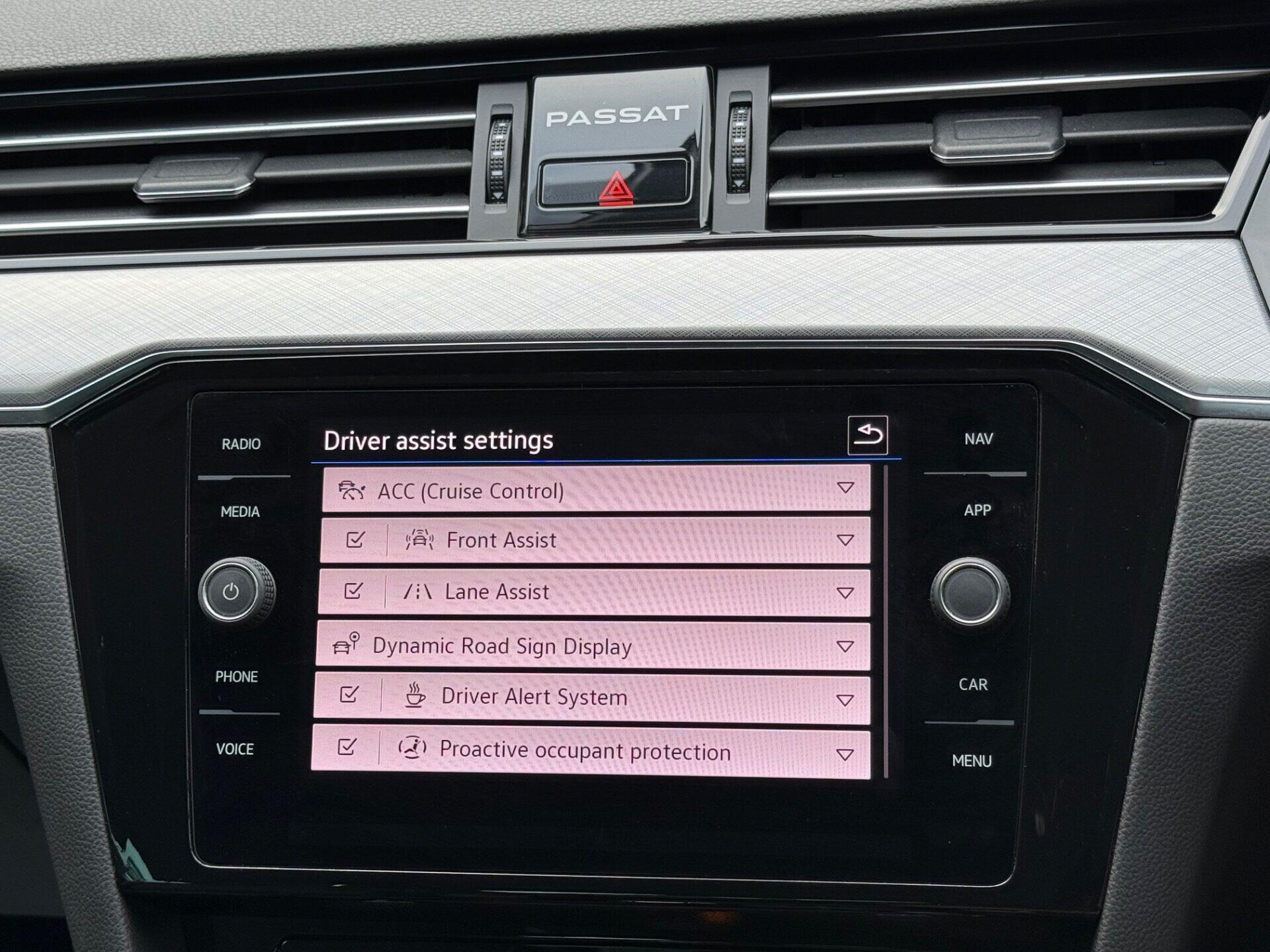 Volkswagen Passat view 44