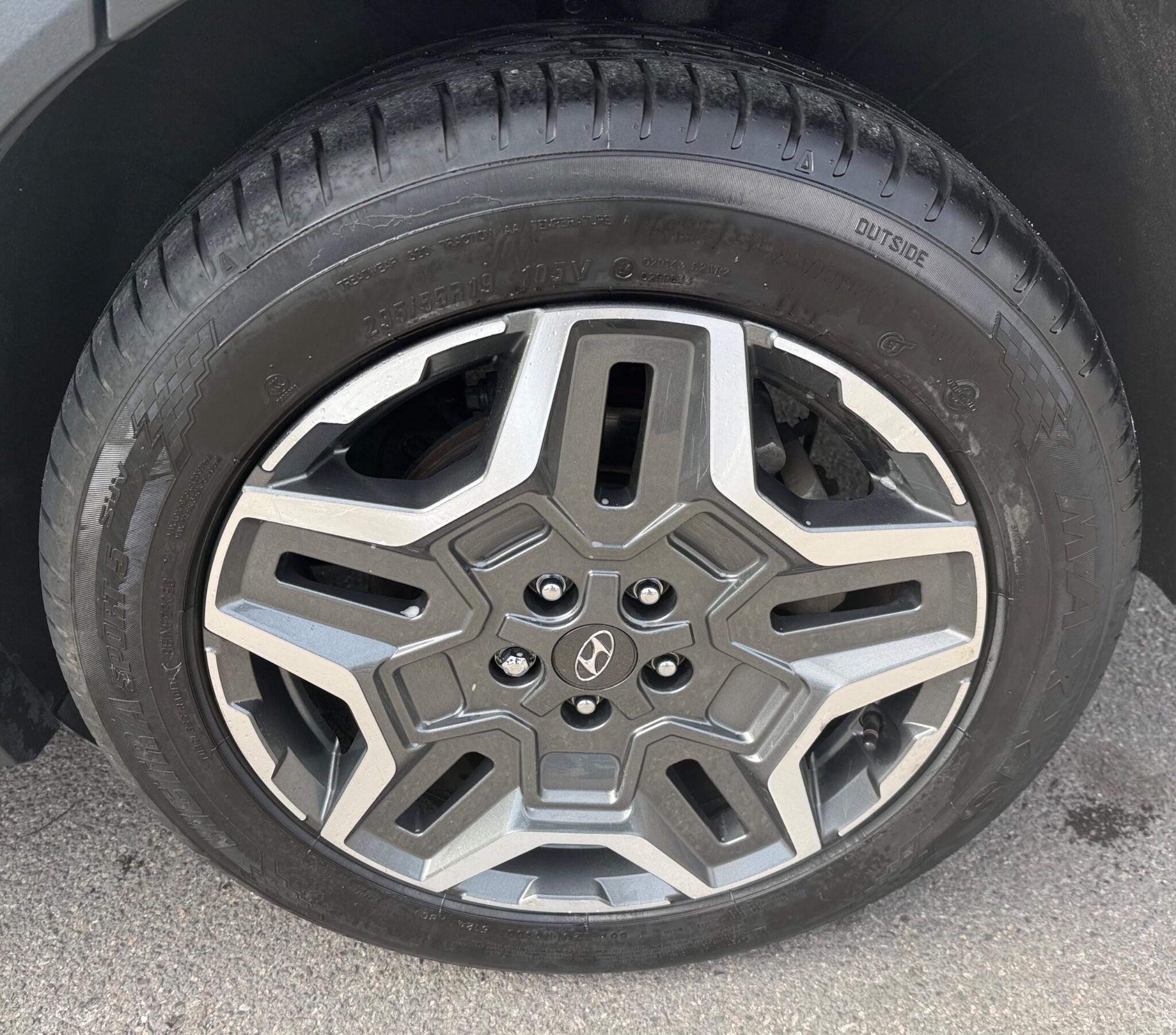 Hyundai Santa Fe view 9