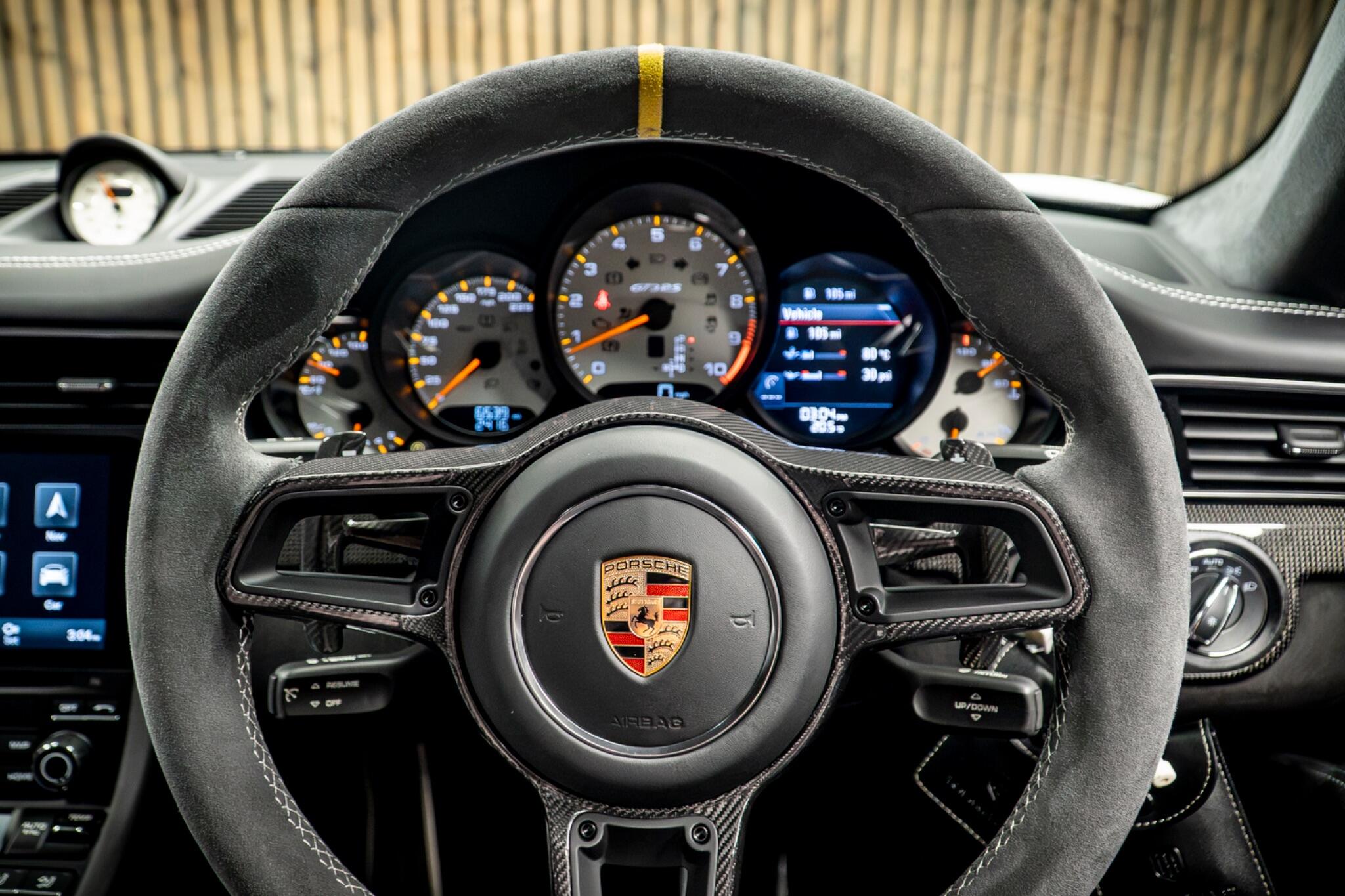 Porsche 911 view 33