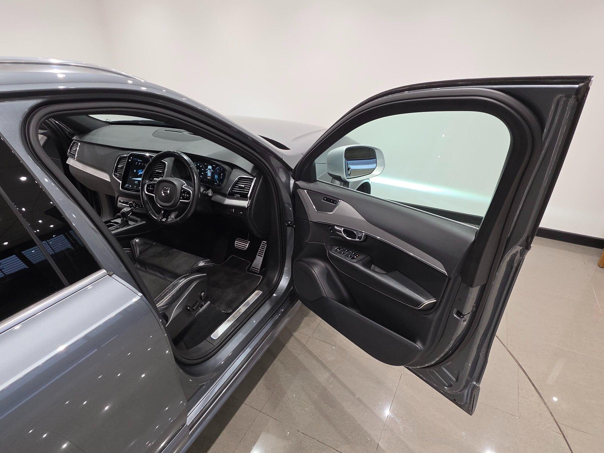 Volvo XC90 view 43