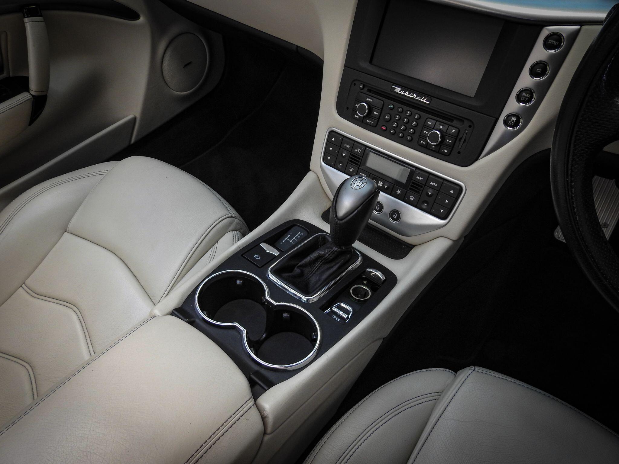 Maserati Grancabrio view 33