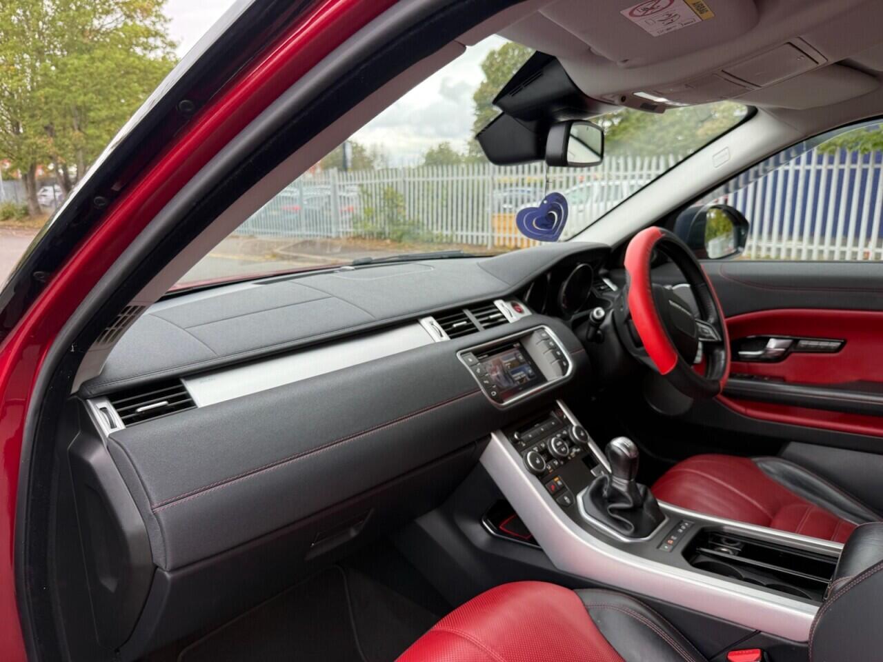 Land Rover Range Rover Evoque view 21