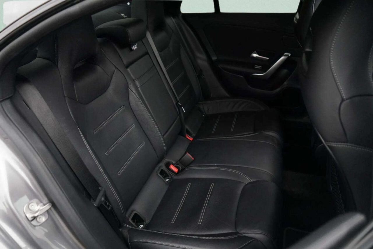 Mercedes-Benz Cla view 40