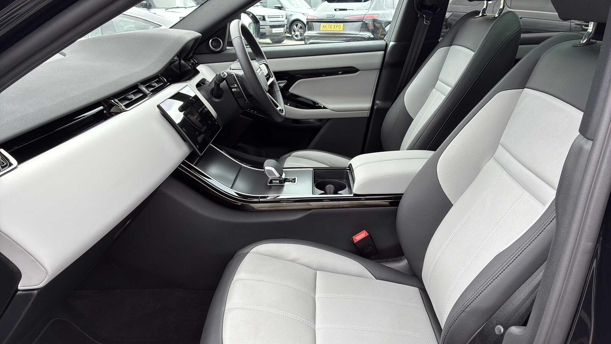 Land Rover Range Rover Evoque view 3