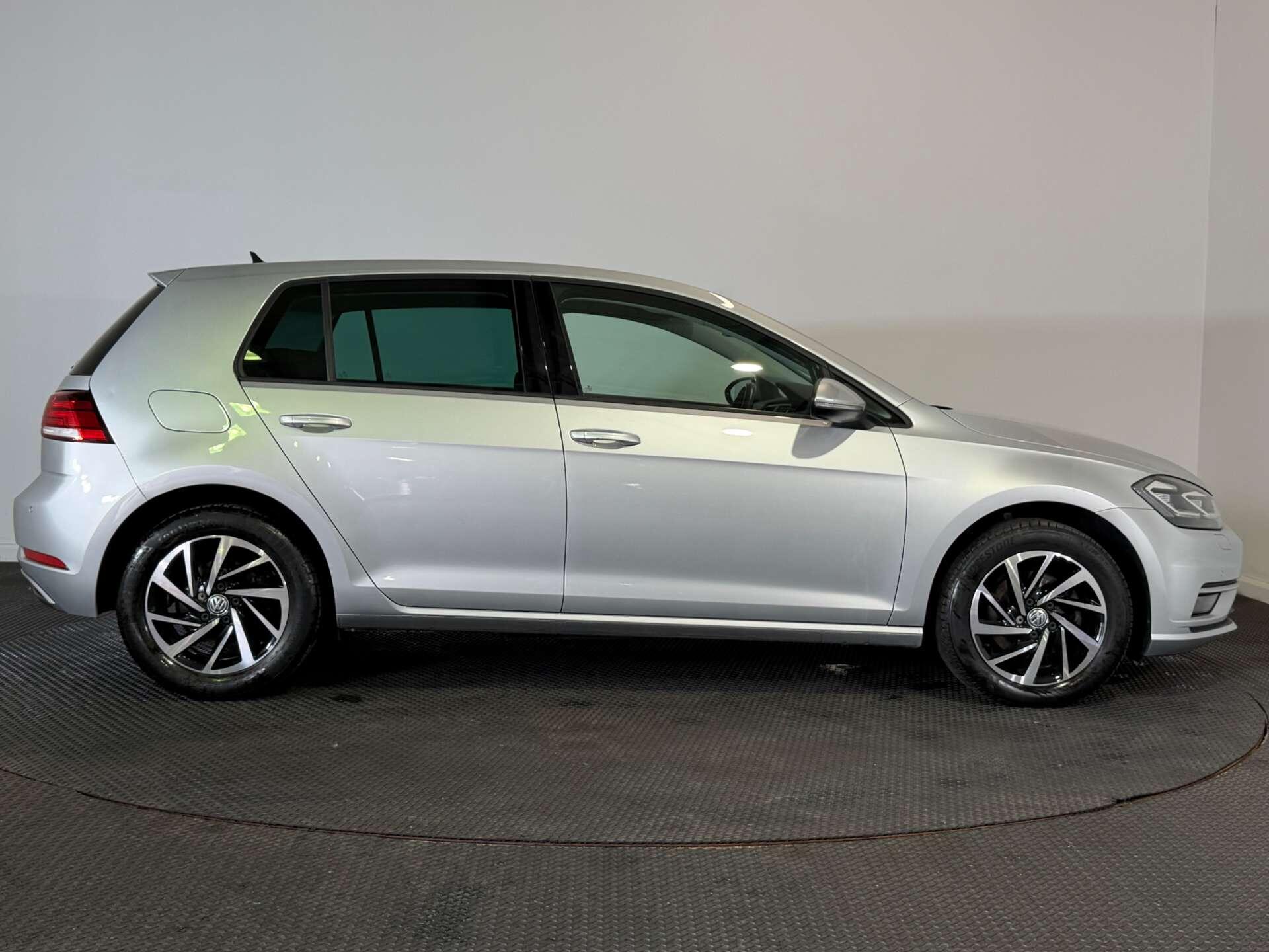 Volkswagen Golf view 8