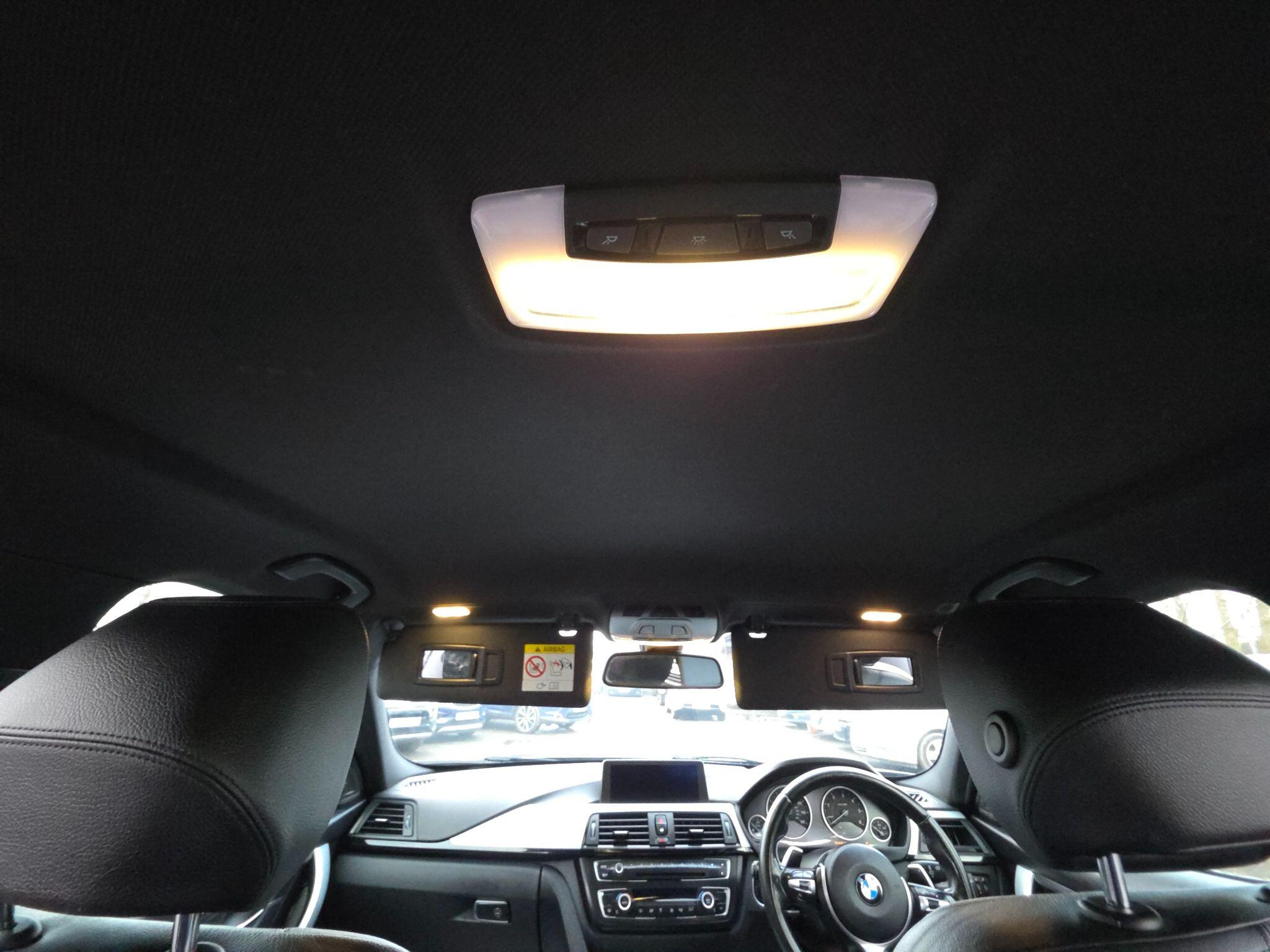 2013 BMW 3 Series image 17