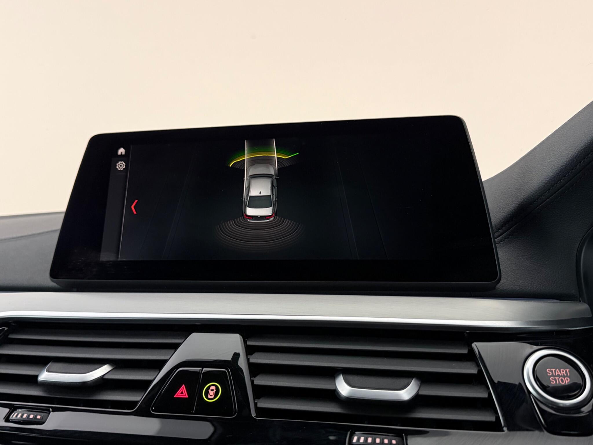 BMW 5 Series view 21