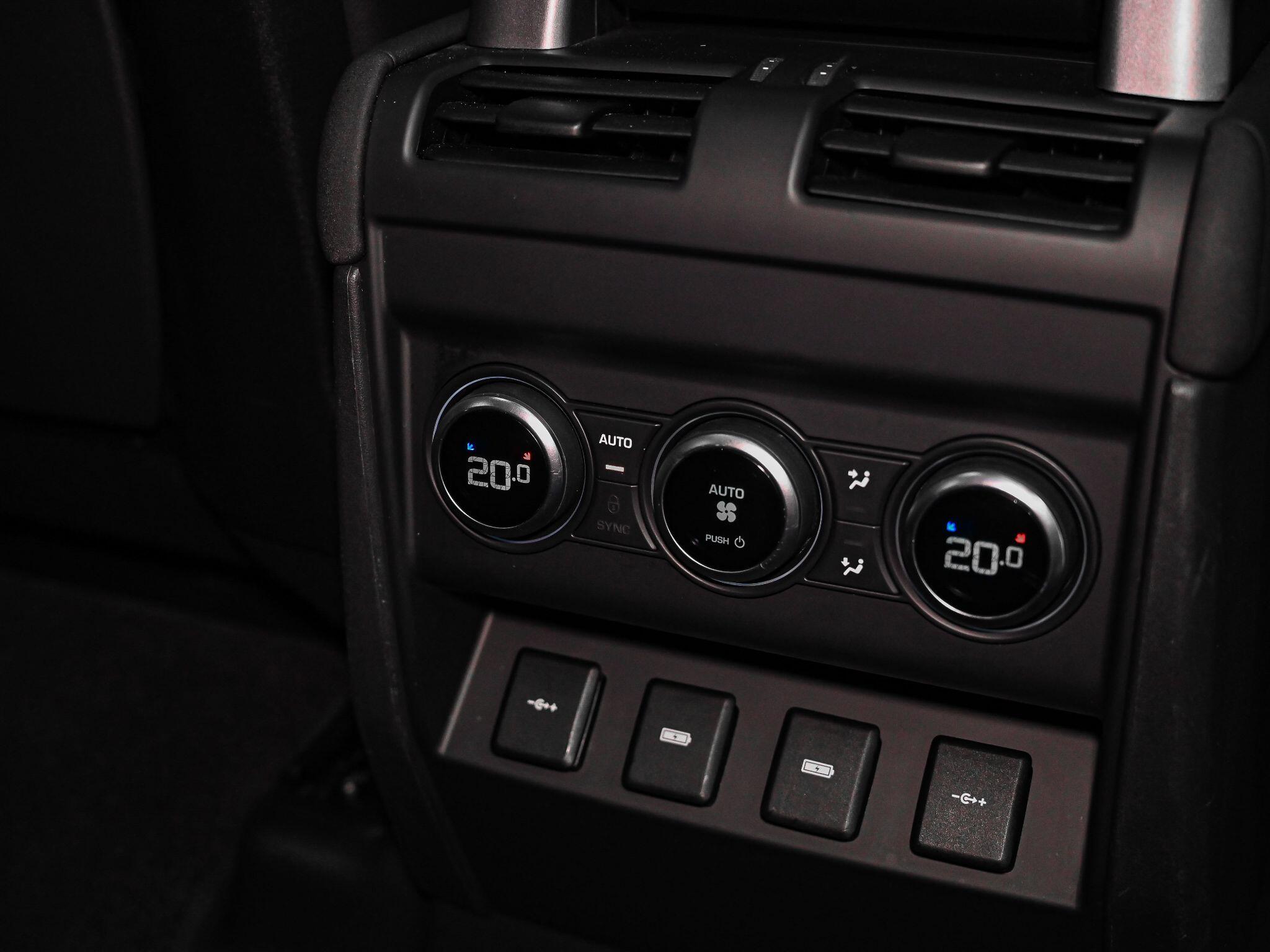 Land Rover Defender view 28