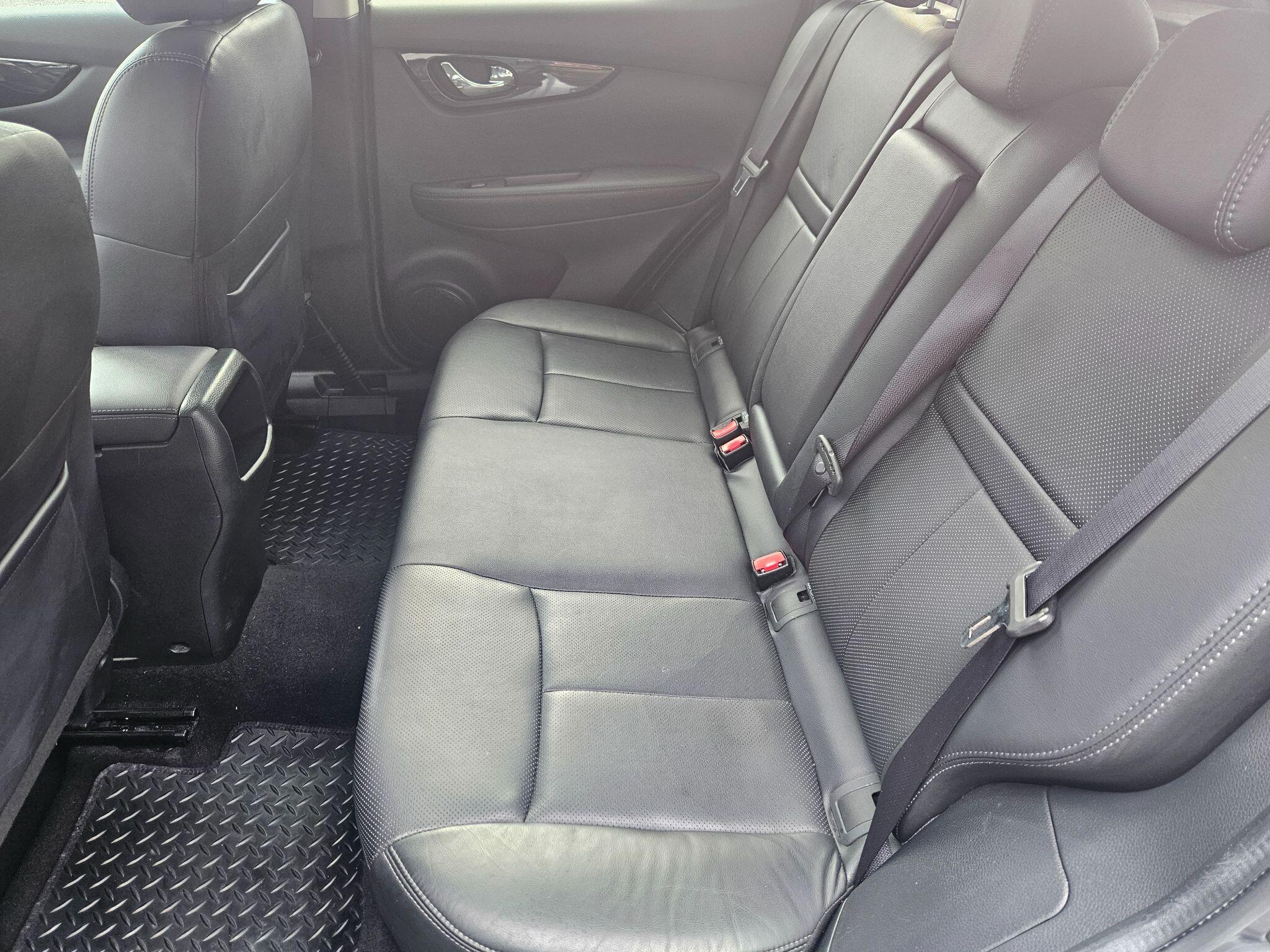 2017 Nissan Qashqai image 18