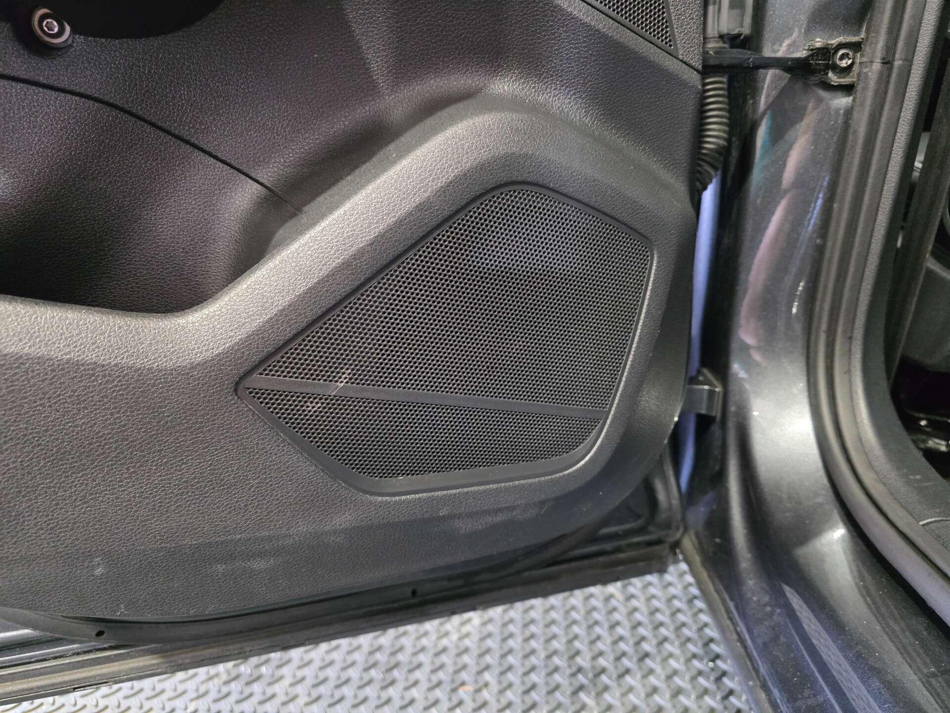 Audi Q2 view 46
